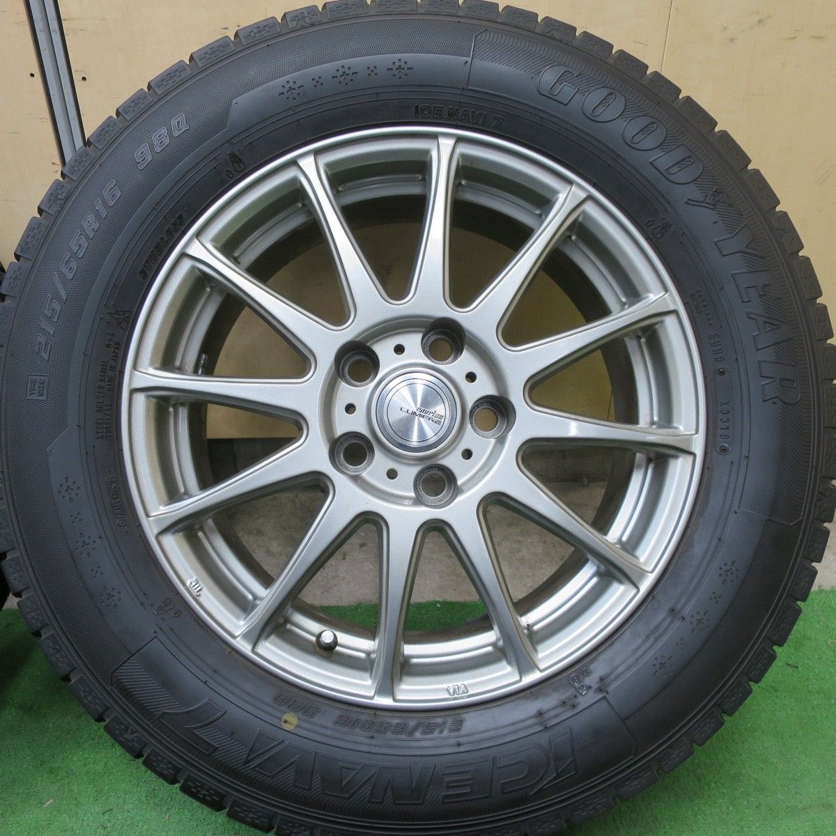 スタッドレス