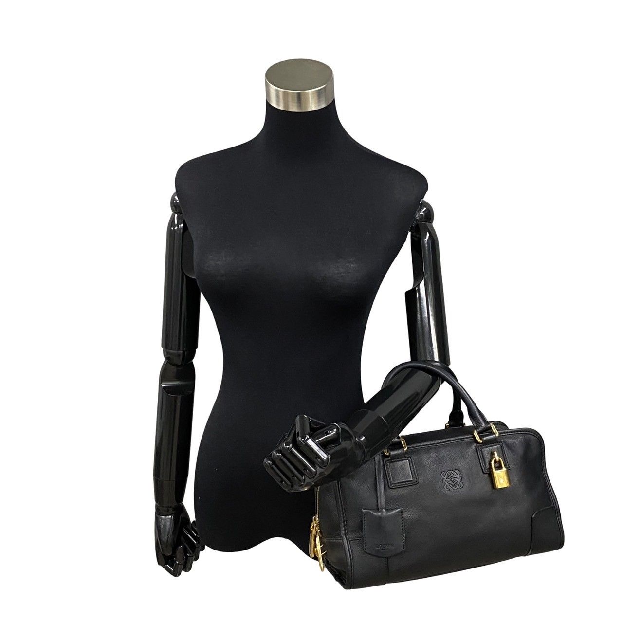 LOEWE ロエベ ボストンバッグ　アナグラム　レザー　ブラック　カデナ 極 美品 カデナ 鍵付 LOEWE ロエベ アナグラム ロゴ アマソナ 28
