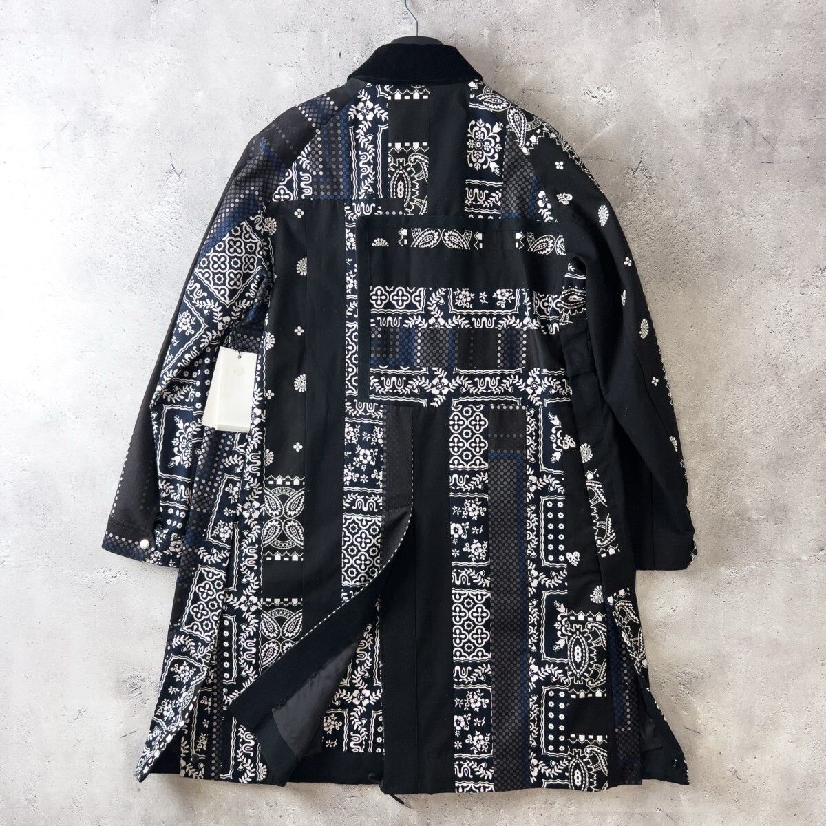 SacaiサカイHANK WILLIS THOMAS ジップアップフーディー 2 SacaiサカイHANK WILLIS THOMAS ジップアップフーディー 2 Sacaiサカイ