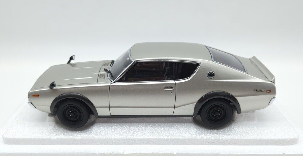 AUTOart 1/18 コンポジットモデル 日産 スカイライン 2000 GT-R