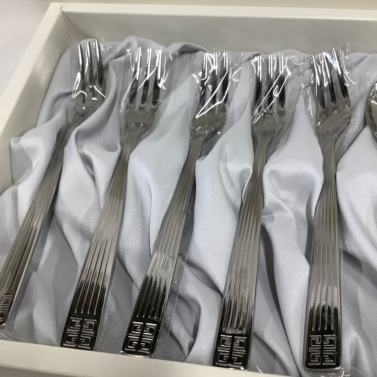 【未使用】GIVENCHY／カトラリー 25P GIVENCHY - 未使用 GIVENCHY ジバンシー スプーン フォーク 10本