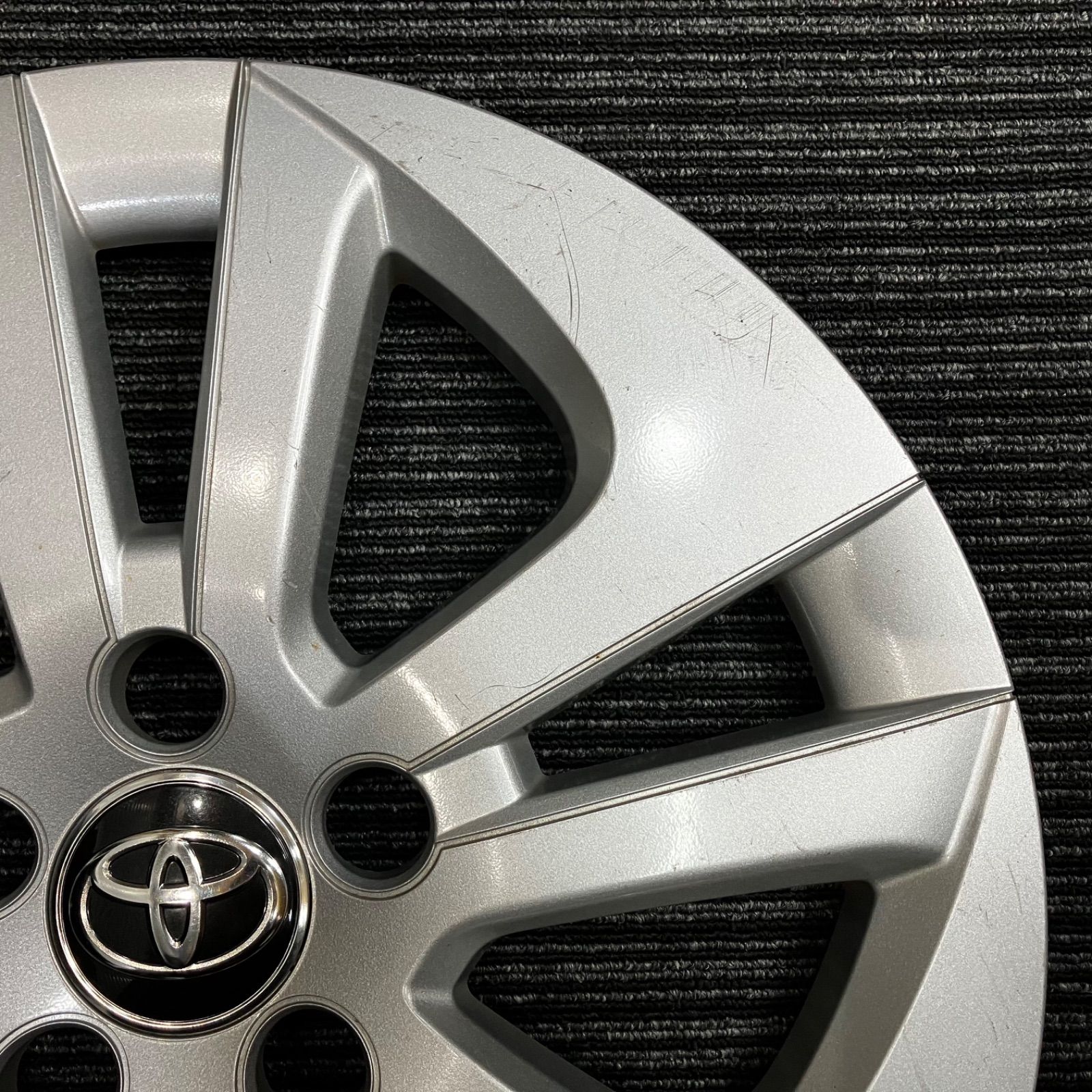 50プリウス 後期 純正ホイールキャップ 1枚 ZVW50 50プリウス 後期