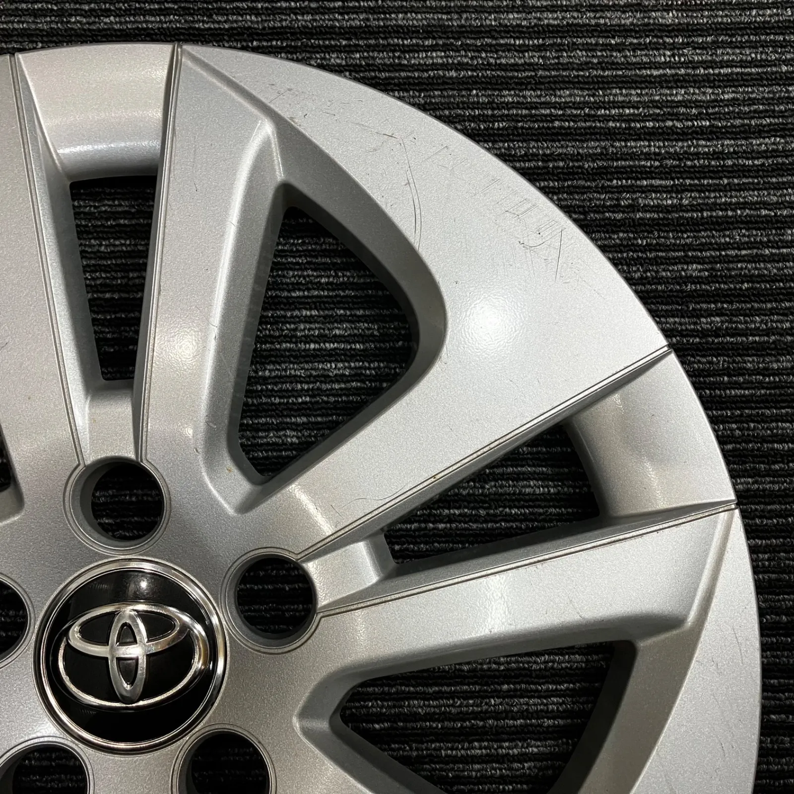 50 プリウス 17 インチ ホイール ツーリング アクセントピース 白