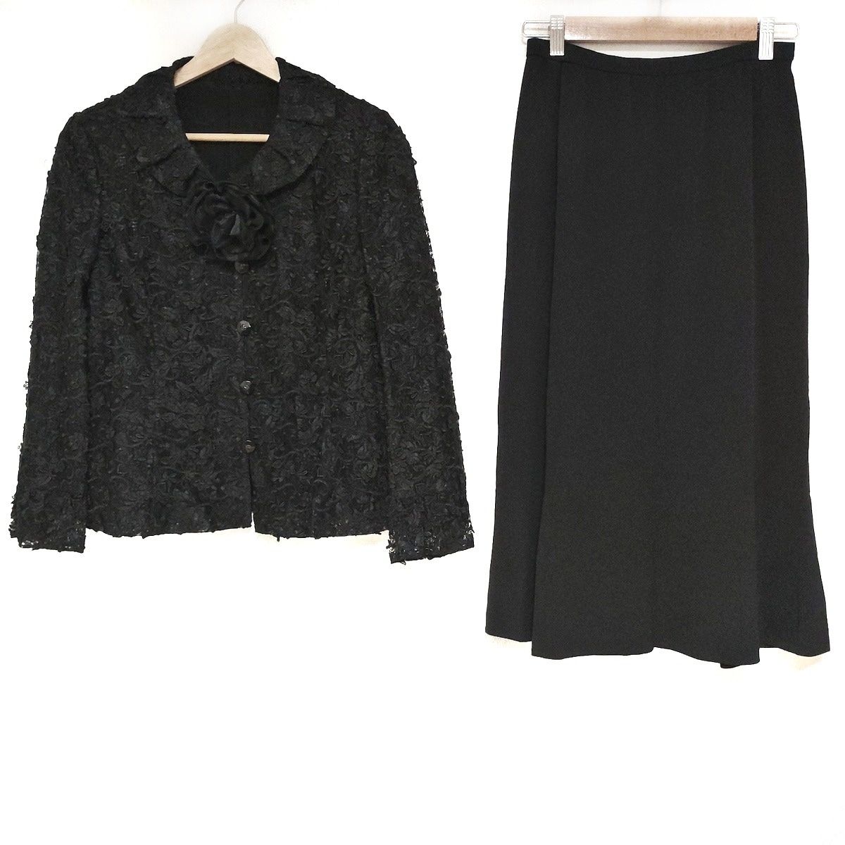 Leilian レリアン スカートセットアップ レディース - 黒 レース フラワー 花 肩パッド