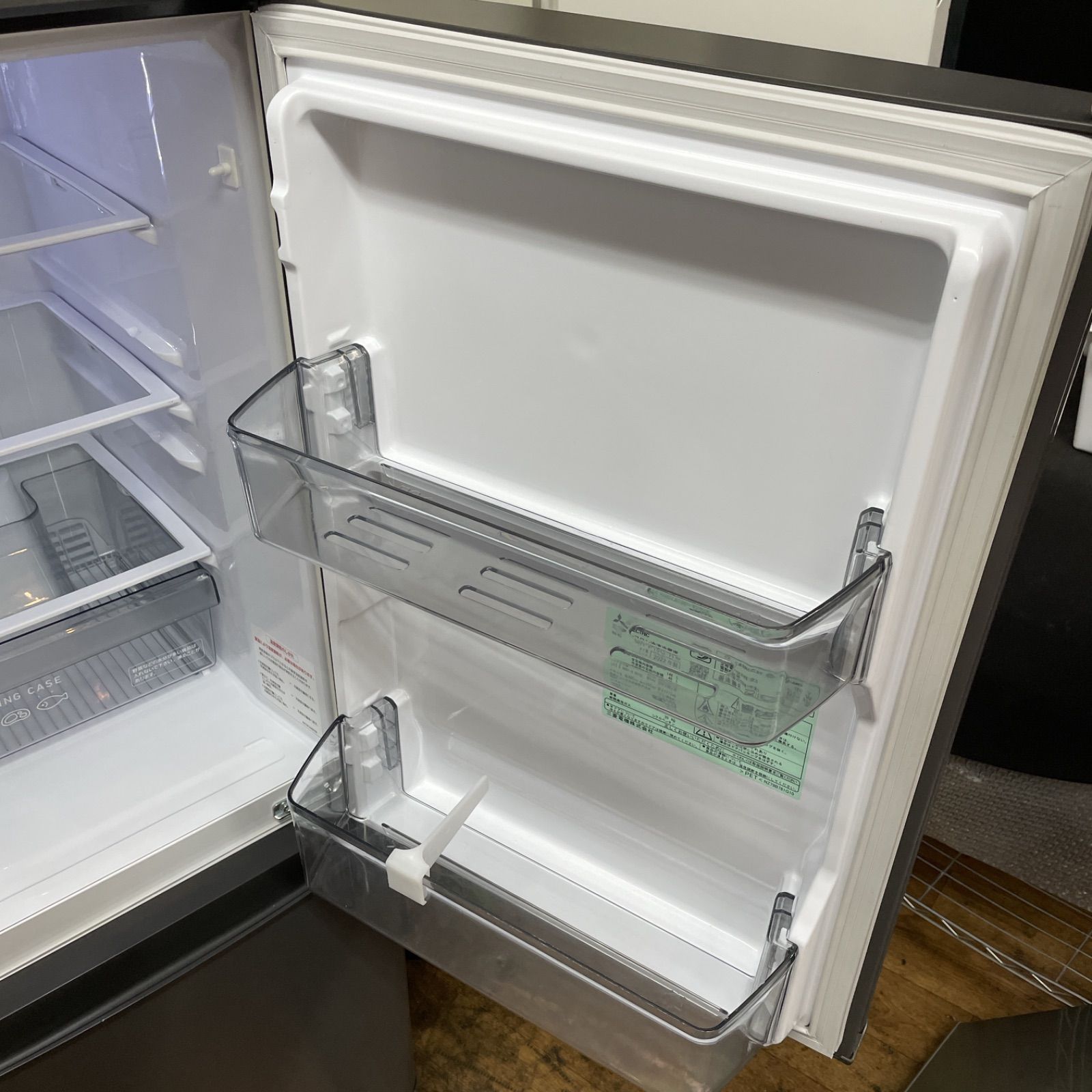 2016年製 冷蔵庫(146L)近隣配送無料+保証+設置込 R723 ☀️ 名古屋市近郊配送設置無料! MITSUBISHI 冷蔵庫(146L