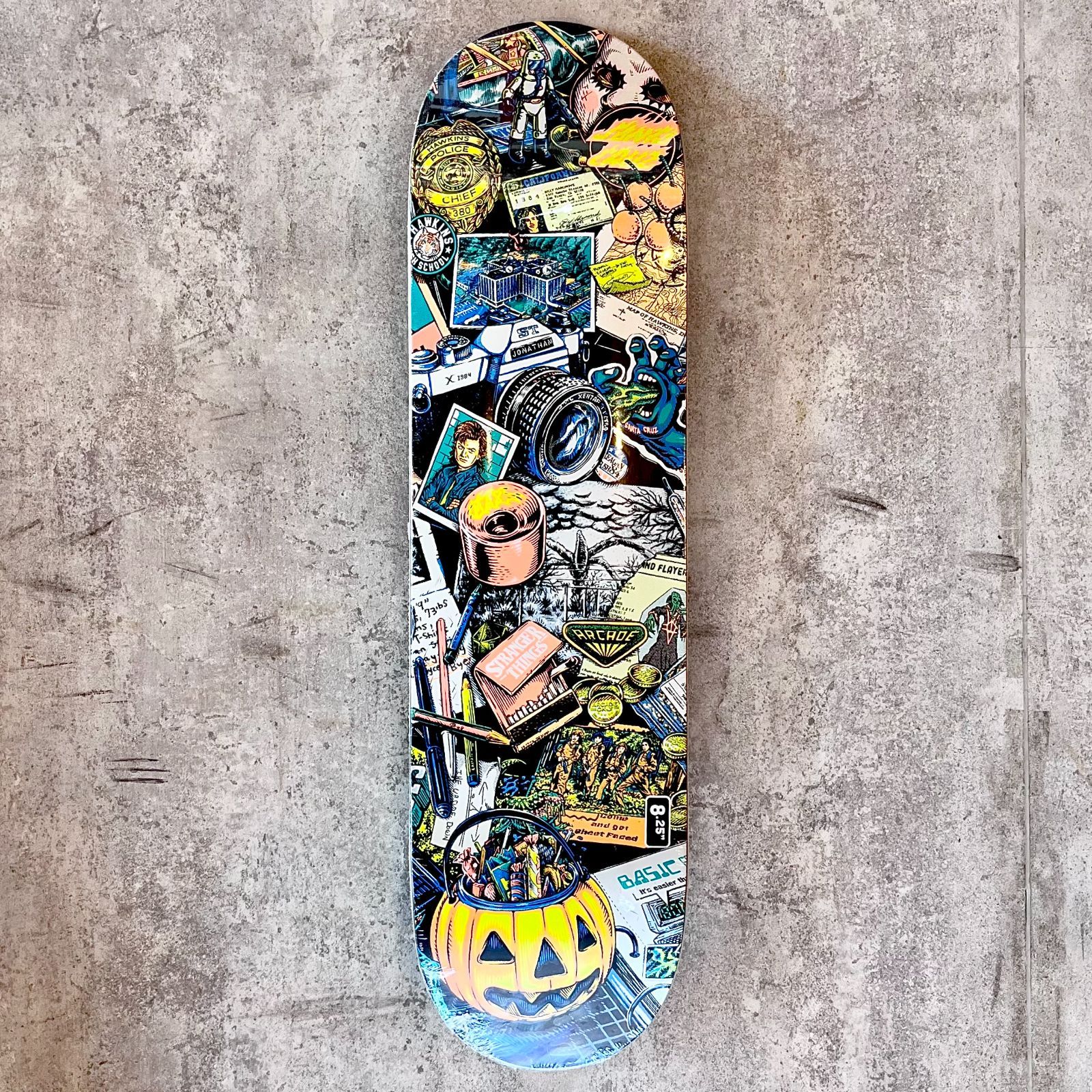 サンタクルーズ ストレンジャーシングス スケボー デッキ