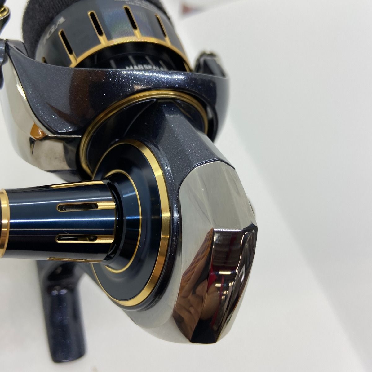 ΨΨDAIWA ダイワ スピニングリール 23ソルティガ4000-H 箱付 00065025  