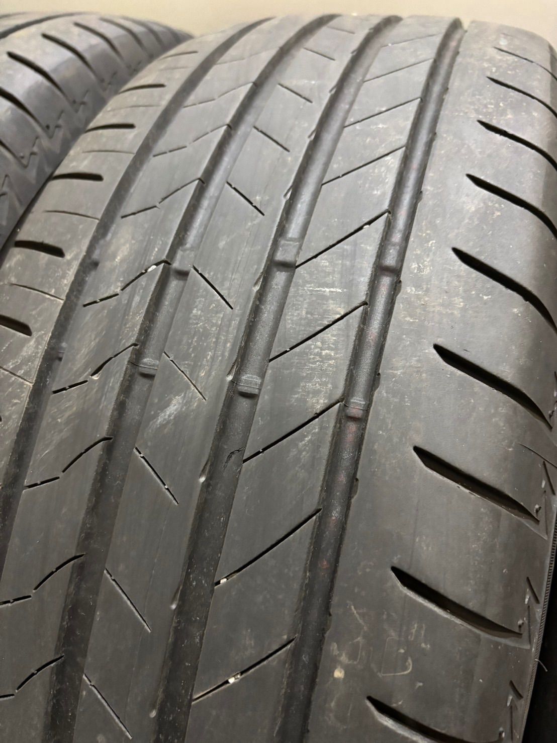 65R17 BRIDGESTONE
