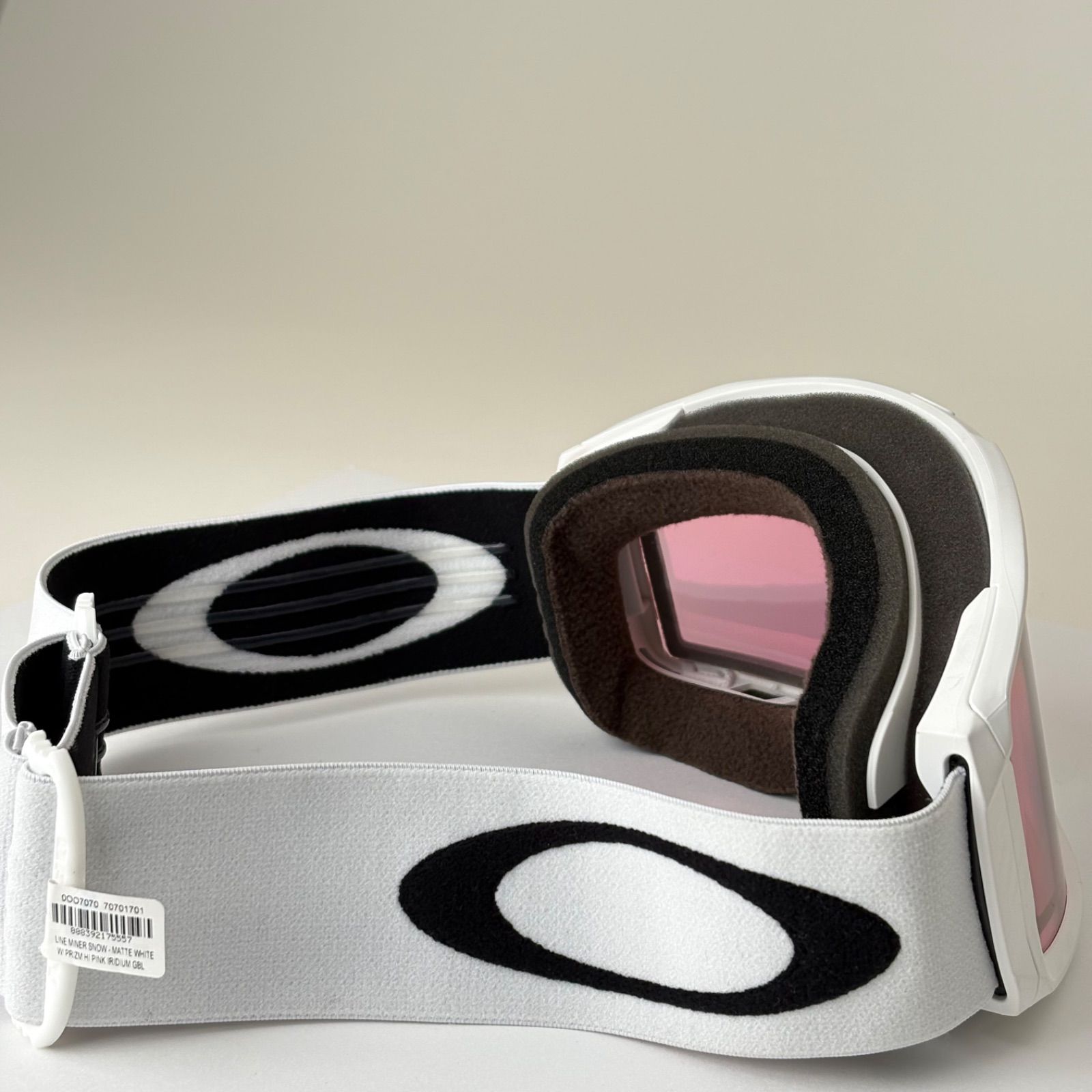 OAKLEY