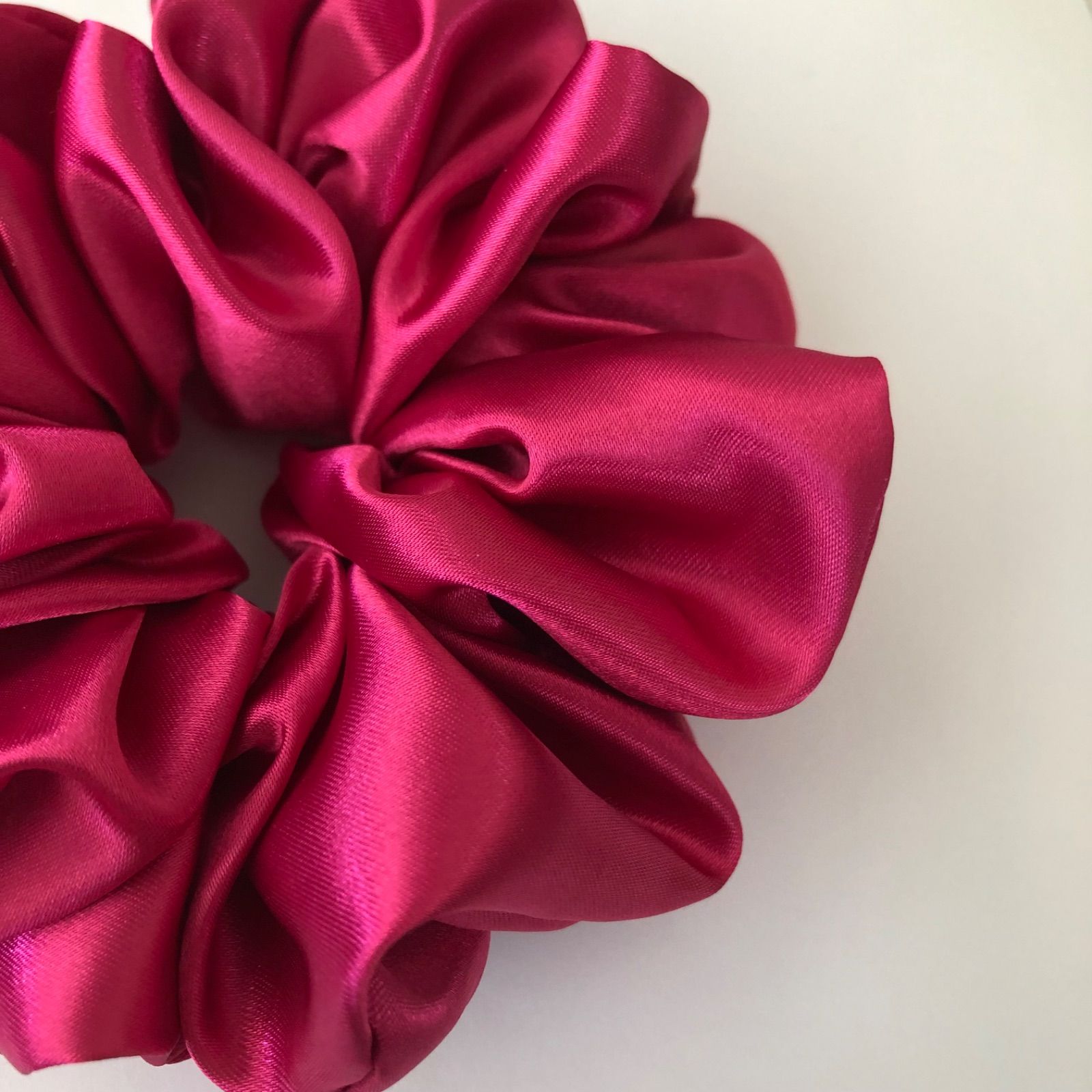 ♡専用♡ハンドメイドシュシュ⸜(*´ᗜ｀*)⸝ Lサイズ＊緑】シュシュ ハンドメイド 緑 サテン - メルカリ