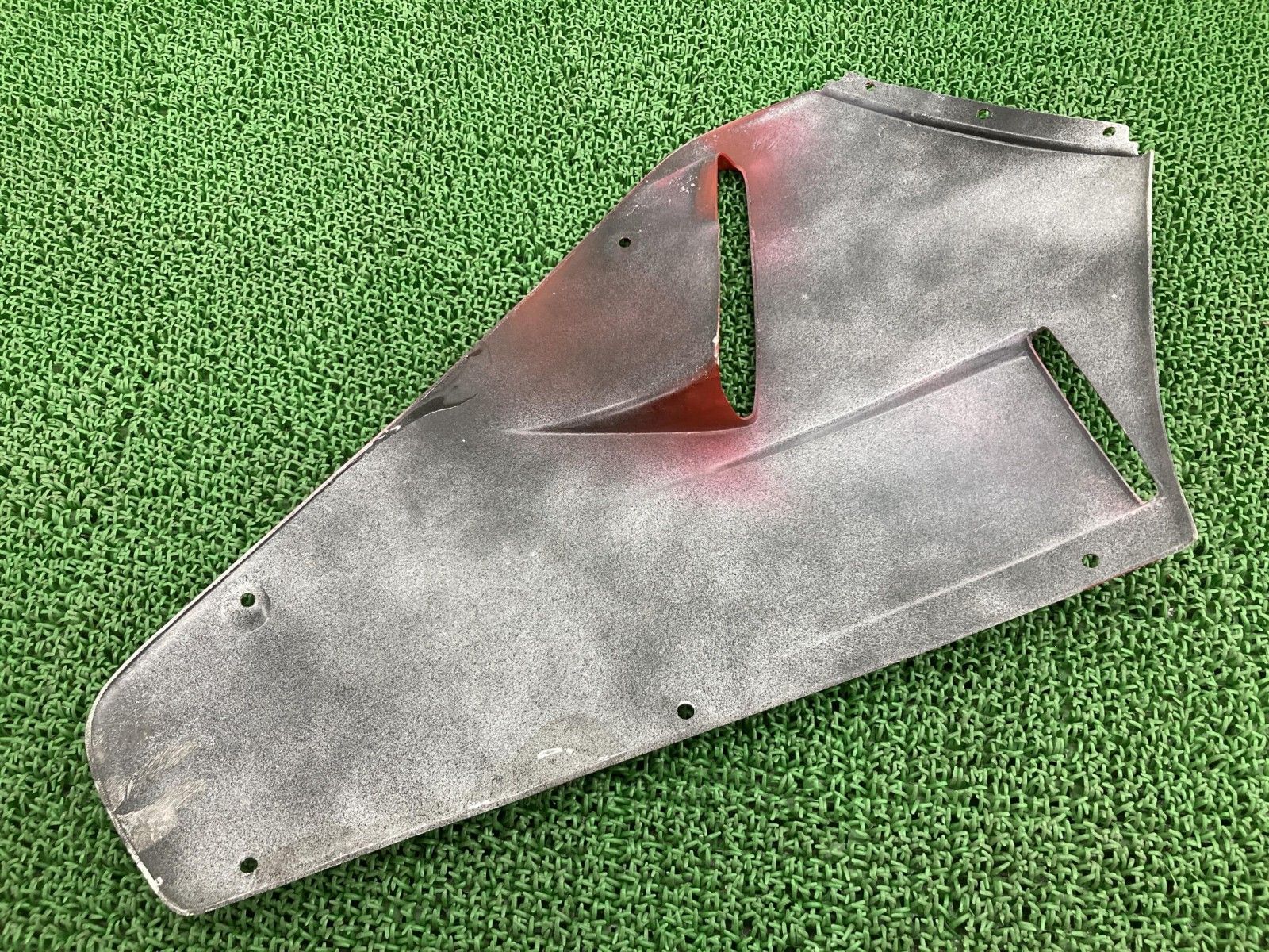 NSR250R サイドカウル 右 白/赤 MC18-1115*** 社外 バイク 部品 MC18-1115 ノーマルタイプ 割れ欠け無し 品薄 希少品 【中古】 54 NSR250R サイドカウル 左 白/赤 MC18-1115*** 社外 バイク 部品 MC18