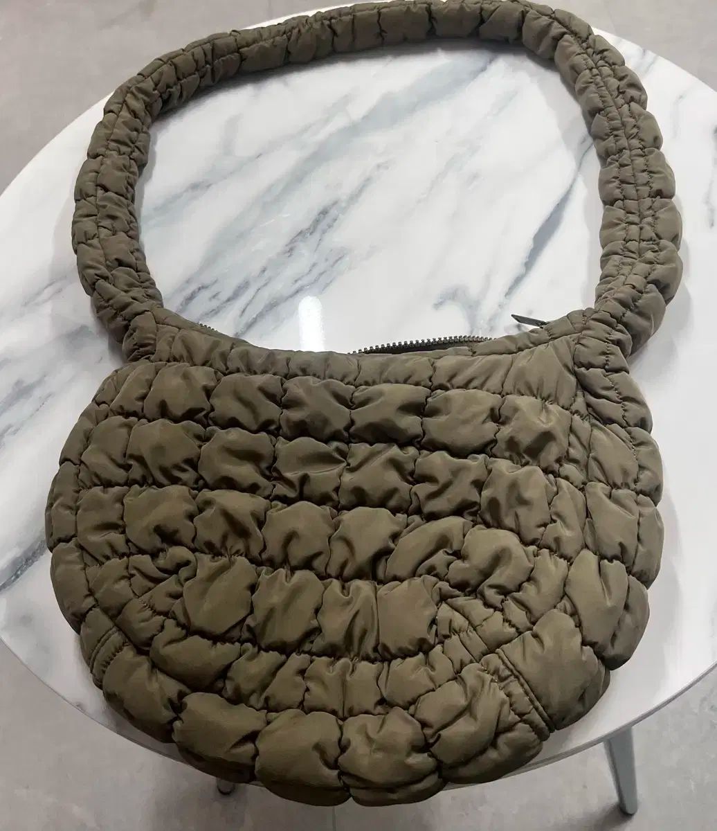 COS コス ポップコーン バッグ Quilted メッセンジャーバッグ クロスバッグ カーキ
