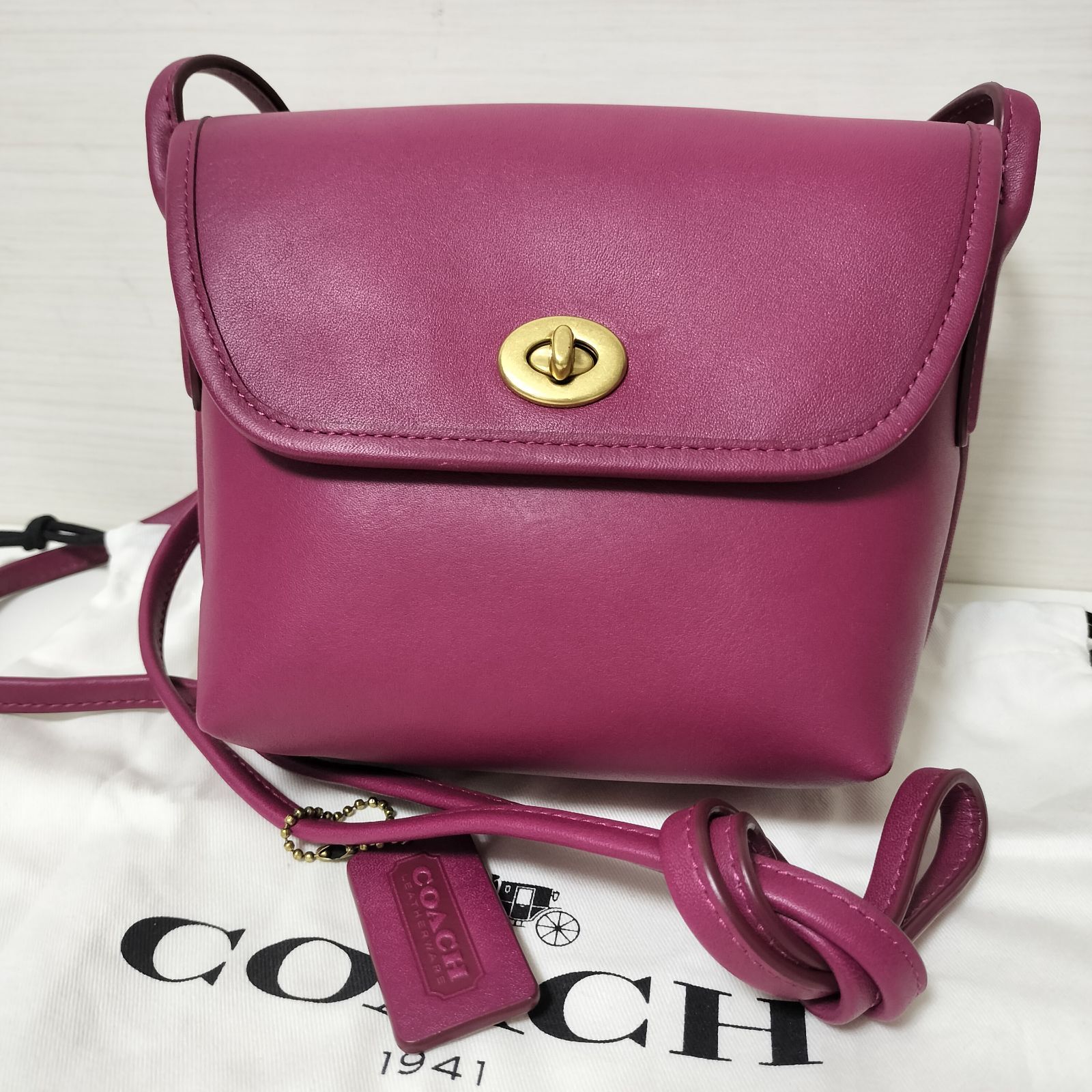 COACH コーチ 百貨店限定 クロスボディ ミニショルダーバッグ 本革レザー ターンロック バイオレットピンク 美品 - メルカリ