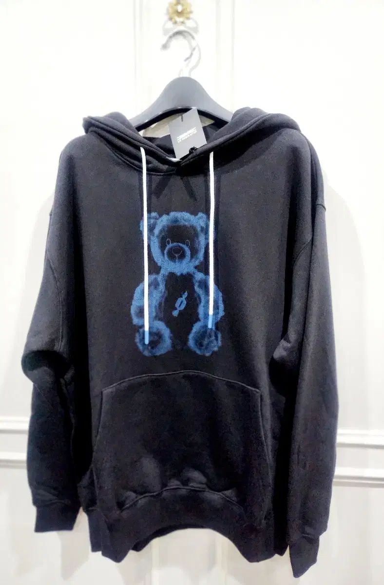 LE SSERAFIM(ルセラフィム・ルセラ) 熊 クマ 黒 フーディー
