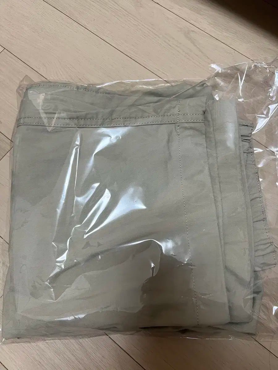 UNIQLO ユニクロ ワイドパラシュートパンツ ベージュ s