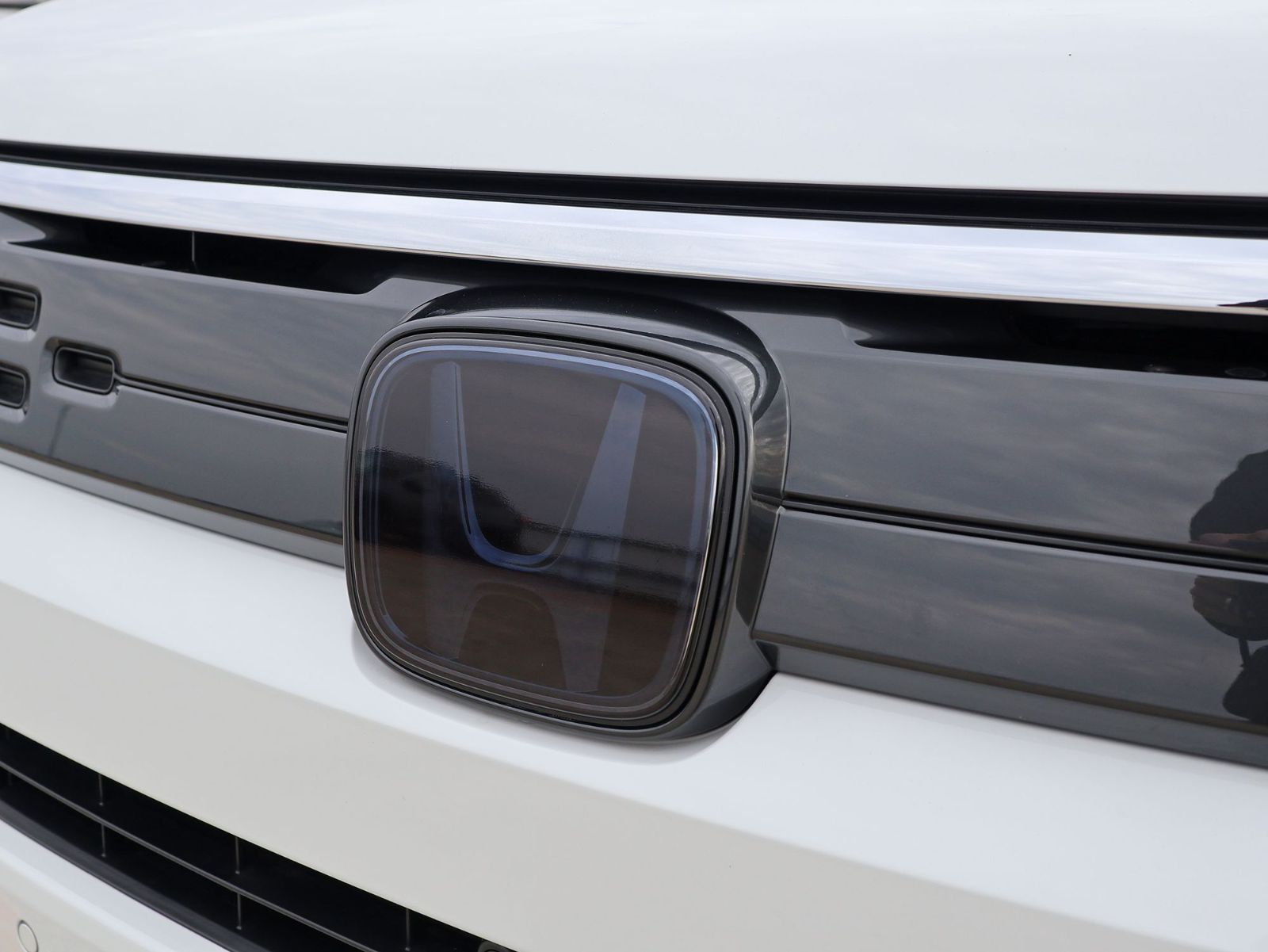 Tint+カット済み 新型 ステップワゴン エンブレム スモークフィルム(スモーク20％) RP6/RP7/RP8/エアー/スパーダ rp rp6