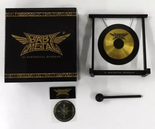 雑貨 BABYMETAL 10 BABYMETAL BUDOKAN WORLD PREMIERE MINI GONG＆STICKER PACK ミニ銅鑼＆ステッカーパック10枚組 10 BABYMETAL BUDOKAN WORLD PREMIER