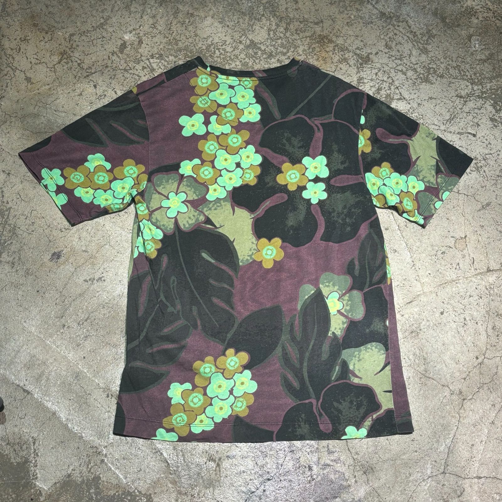 DRIES VAN NOTEN ドリスヴァンノッテン 花柄グラフィック 半袖T