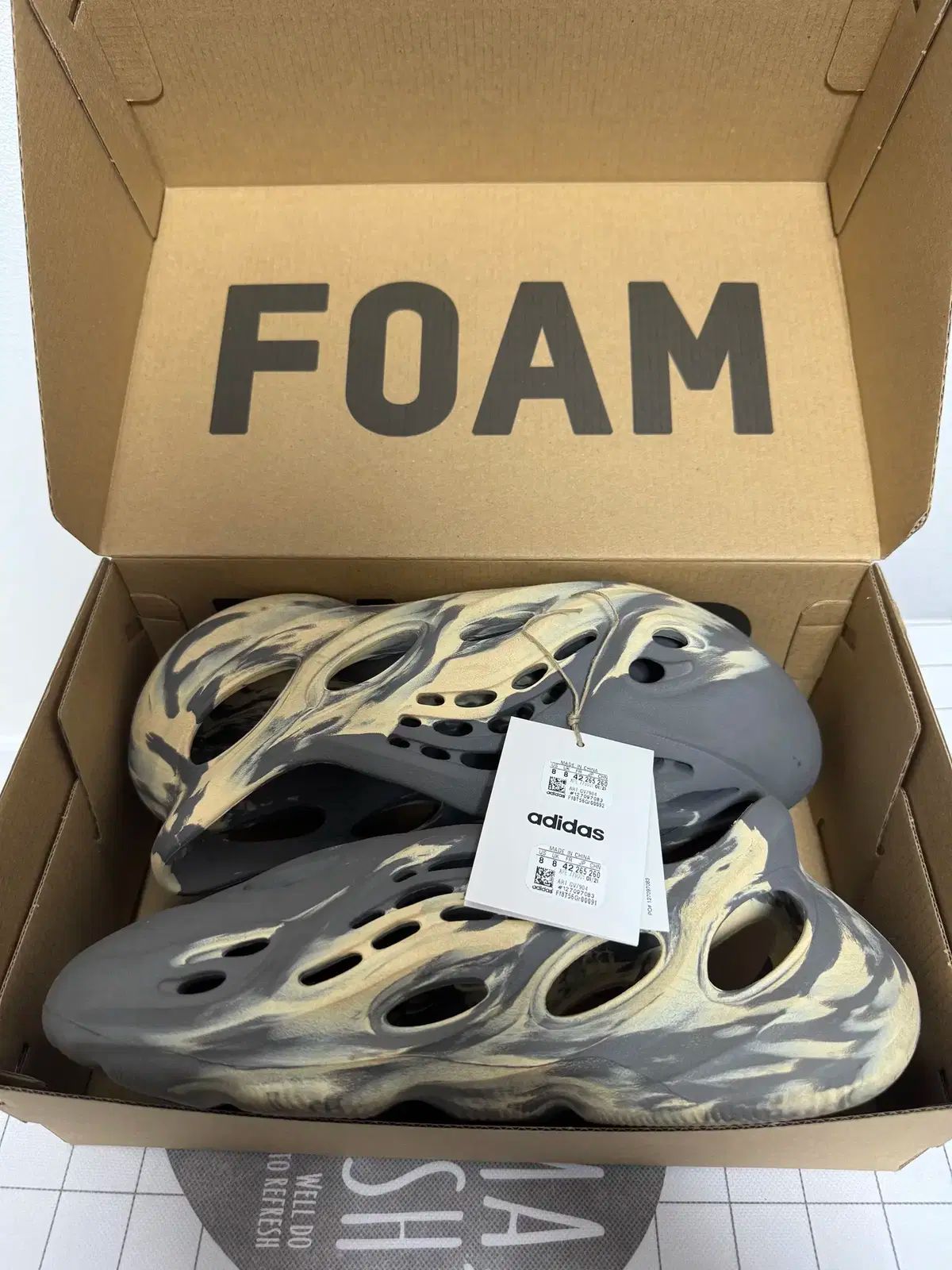 adidas アディダス イージー フォームランナー MTX ムーングレー 265 GV 7904