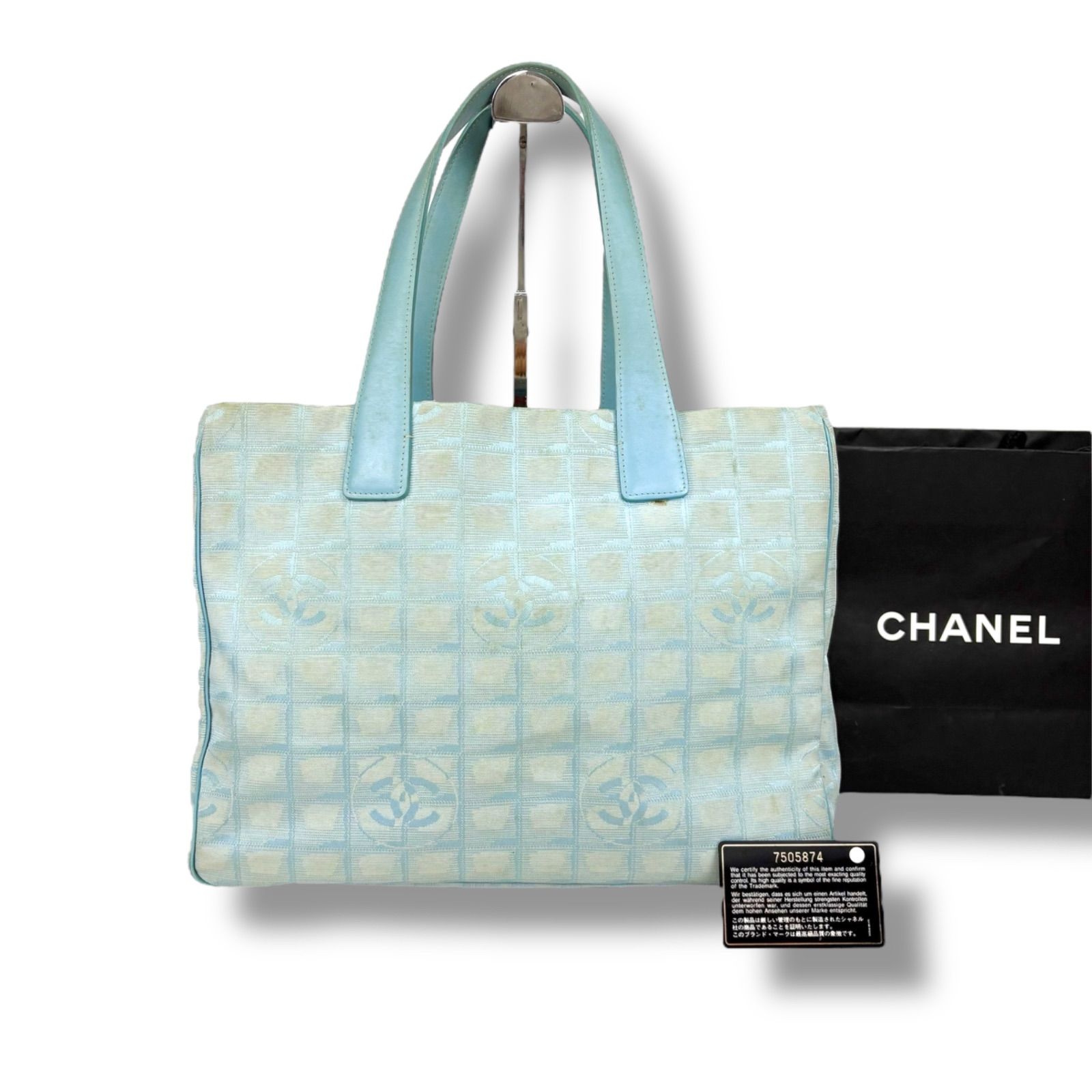 シャネルCHANEL ニュートラベルライントートバッグココマーク水色