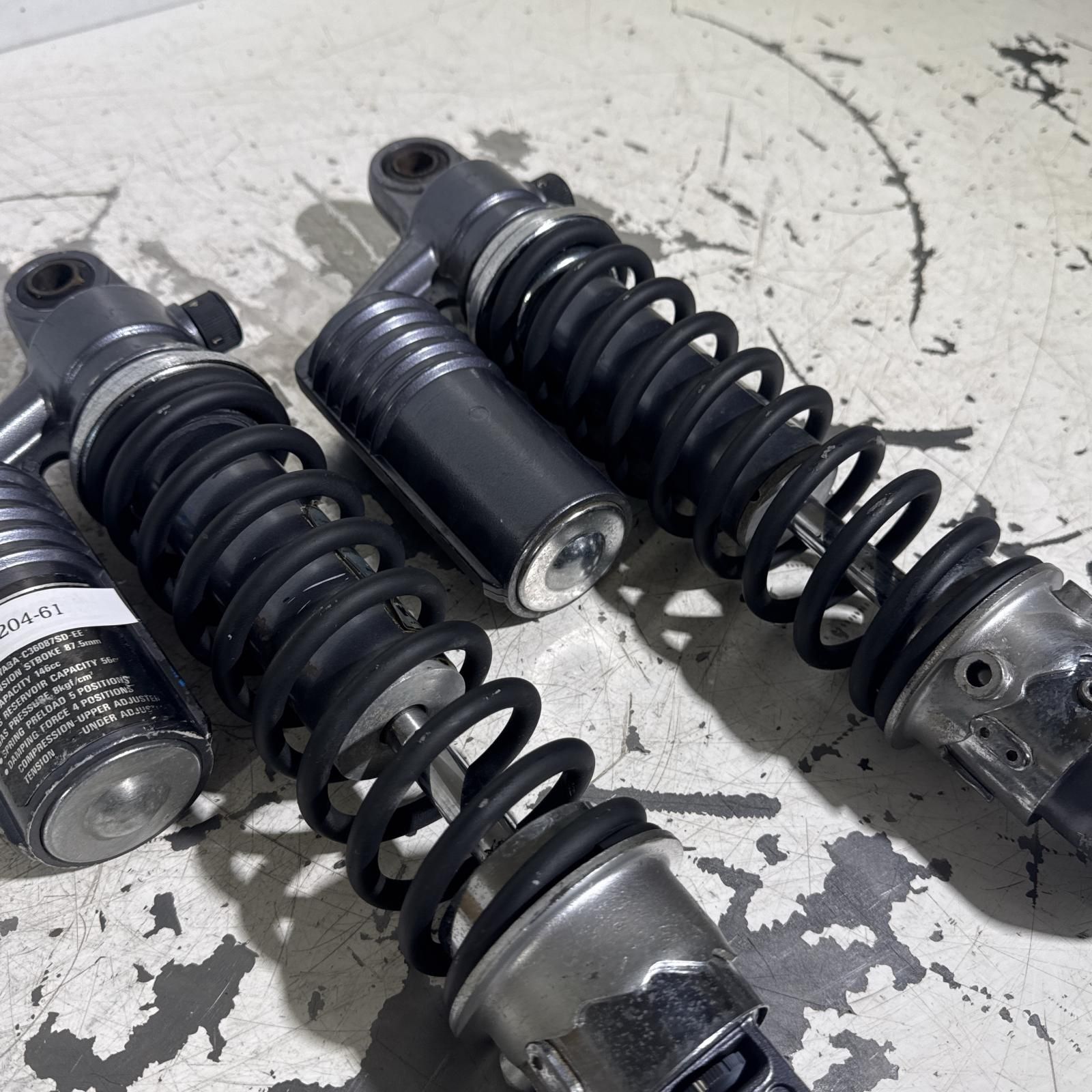 KAWASAKI ゼファー750 リアサスペンション カワサキ