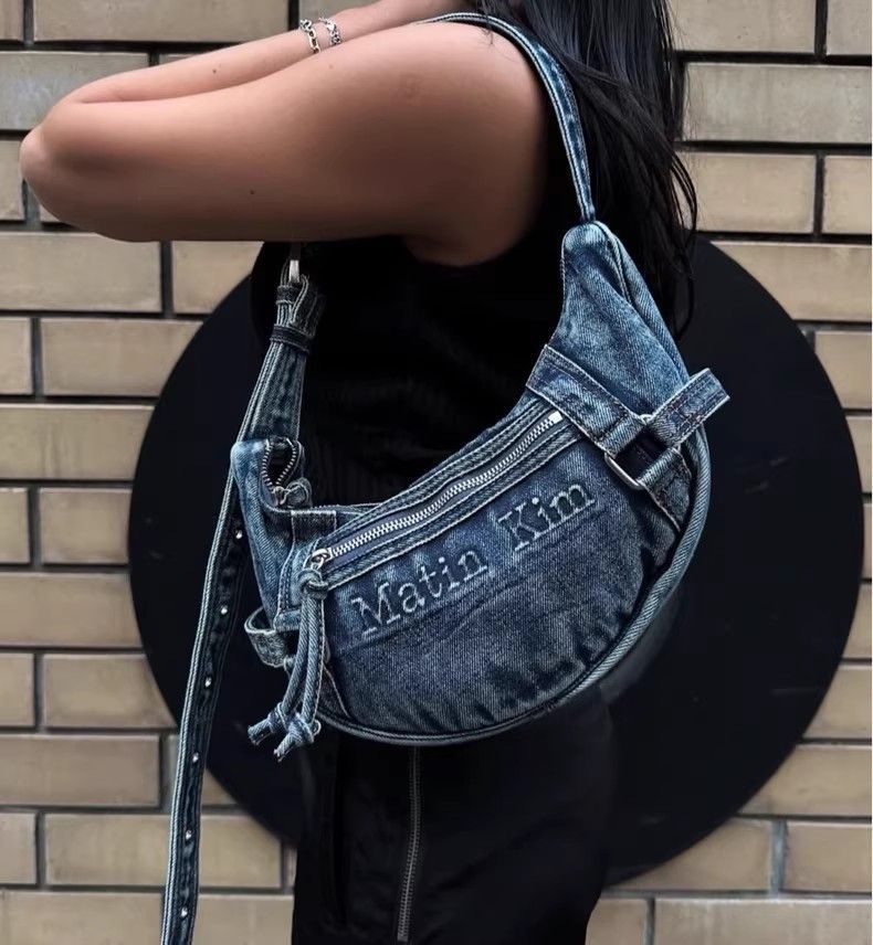 Matin Kim デニム 新品、未使用(タグ付き) 国内完売 MATIN KIM デニムバッグ LOGO WASHED DENIM DUFFEL BAG