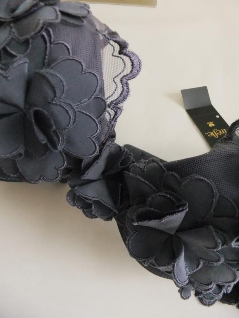 新品タグ付き ワコール トレフル ブラジャー D75 アンダーバスト75