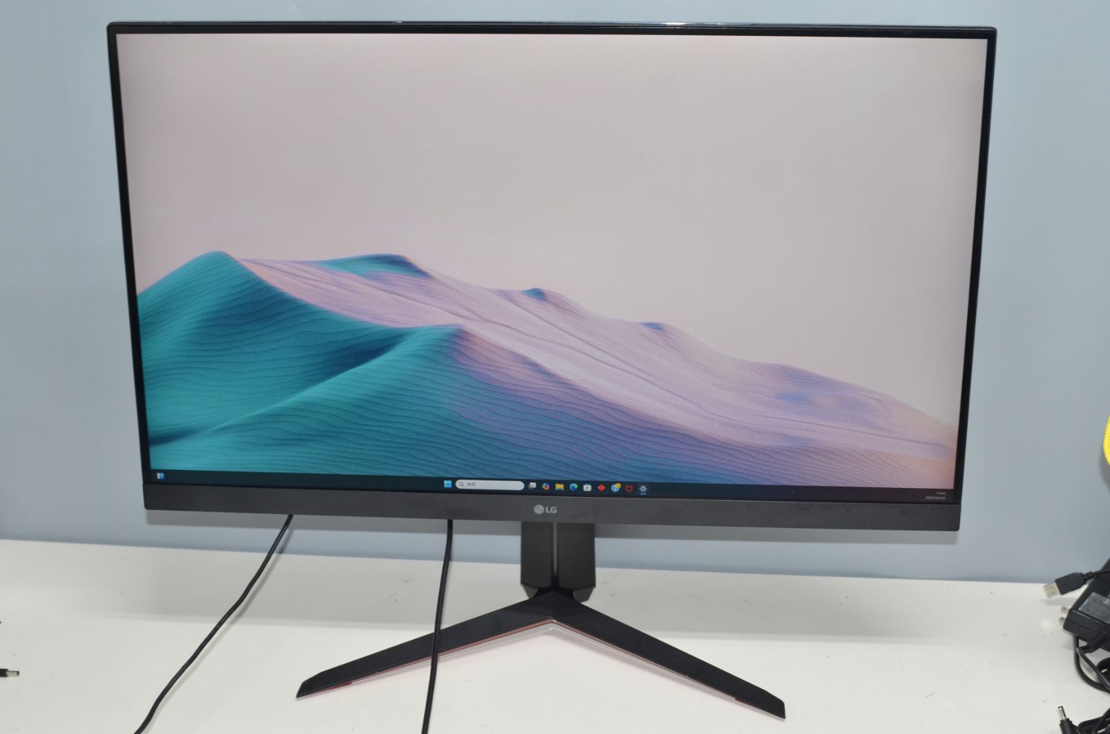 LG UltraGear 32GN650-B ゲーミングモニター 31.5 インチ 済み