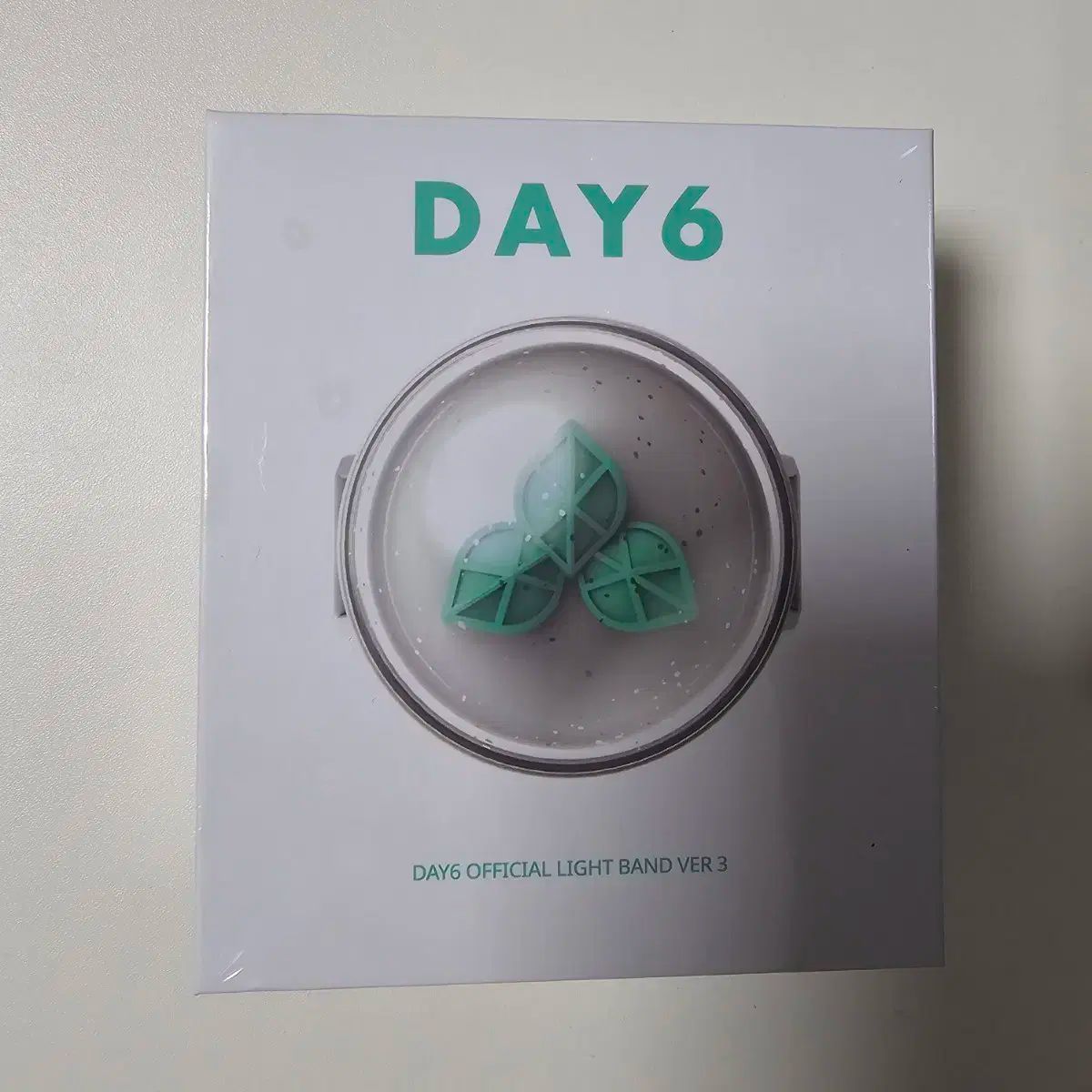 新品】DAY6 デイシックス 未開封 公式 LIGHT BAND 2個 【公式通販】