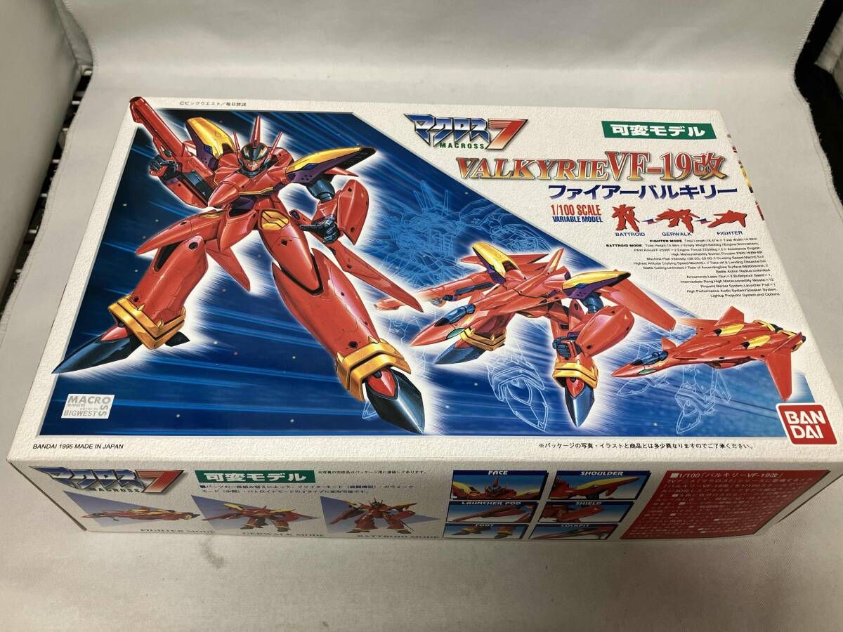 BANDAI - マクロス7 ファイヤーバルキリー 1/100スケールモデル プラモデル バンダイ 1/100 VF-19改 ファイアｰバルキリｰ