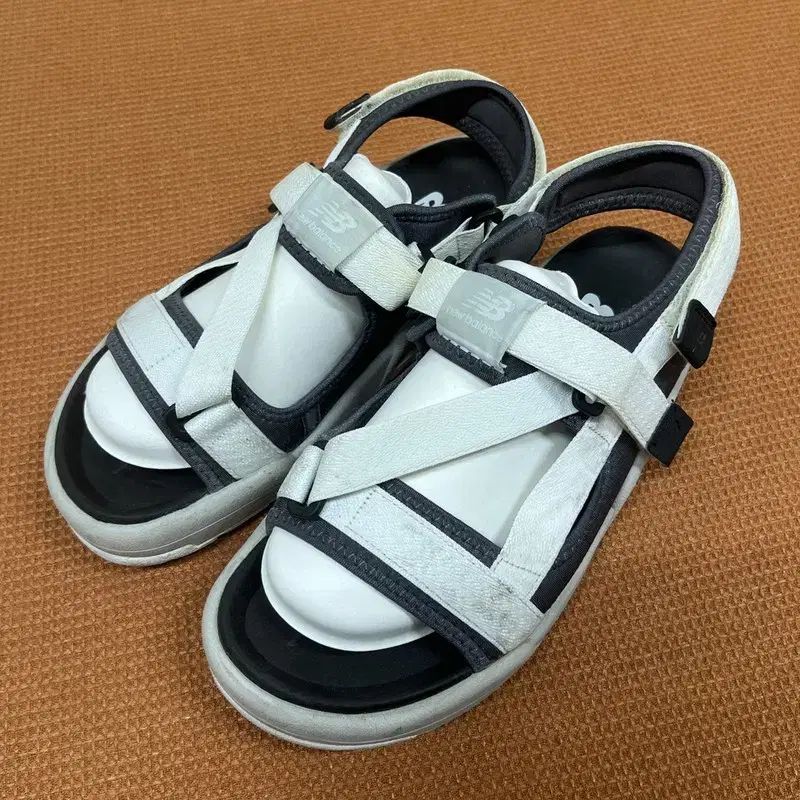 New Balance(ニューバランス) キャラバン サンダル 260 G06849