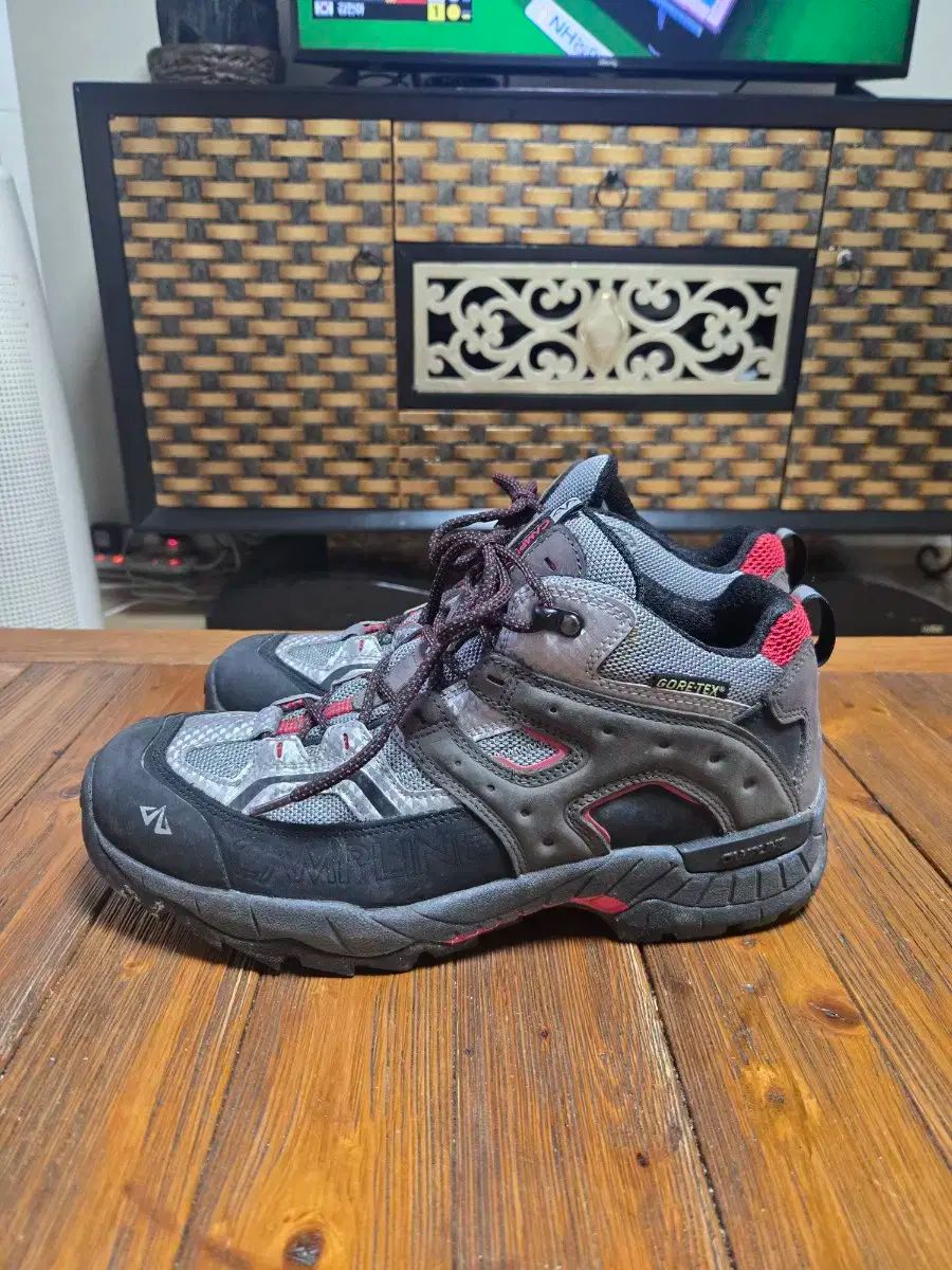 CAMPLINE キャンプライン GORE-TEX ゴアテックス 男性用ハイキングブーツ 275 ミリ 状態は良好です