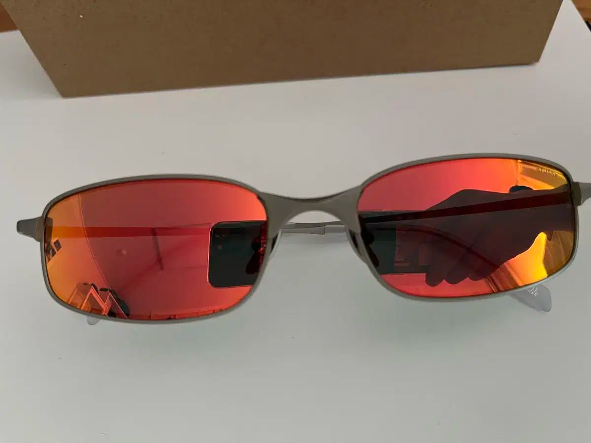 ステューシー サイモン サングラス