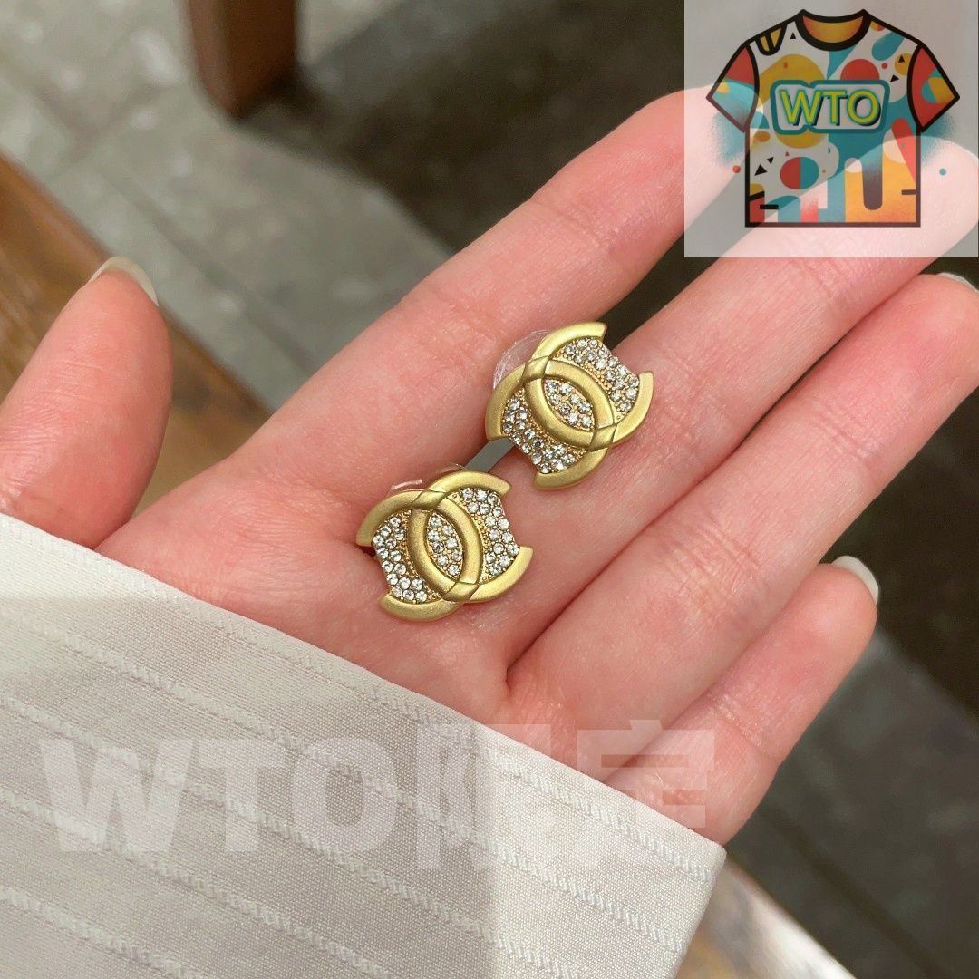 ⚫︎正規品⚫︎シャネルCHANELビンテージピアス 今日WTO】Chanel ヴィンテージ アルファベット ピアス 送料無料