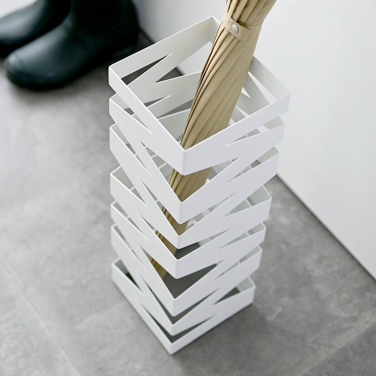 山崎実業 かさたて ロック ホワイト （ 4903208062053 かさたてロック 620 約8本 収納 スリム 傘 かさ立て かさ アンブレラスタンド 傘立 傘入れ 玄関 完成品 シンプル おしゃれ アンブレラホルダ