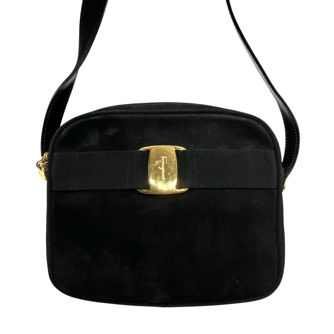 【2024新春福袋】 カメラバッグ Ferragamo 1905 美品 ヴァラ 黒 スエード レザー バッグ