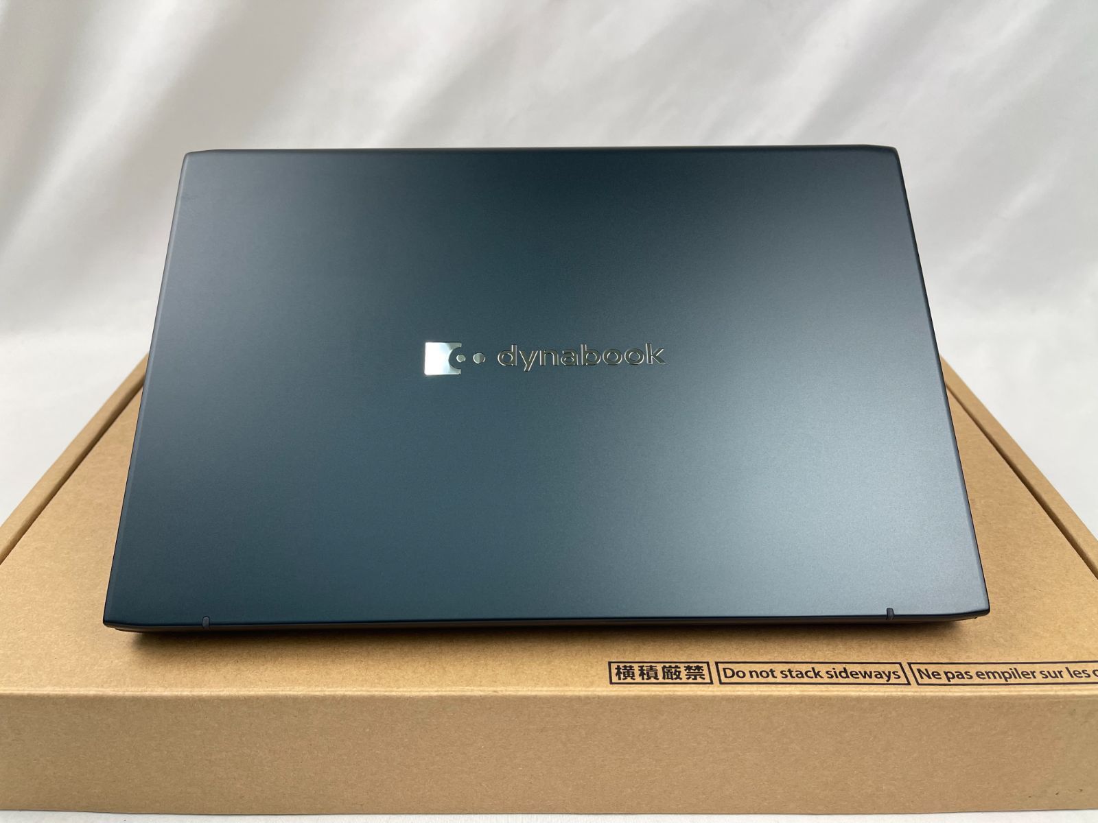 顔認証 13.3型FHD
