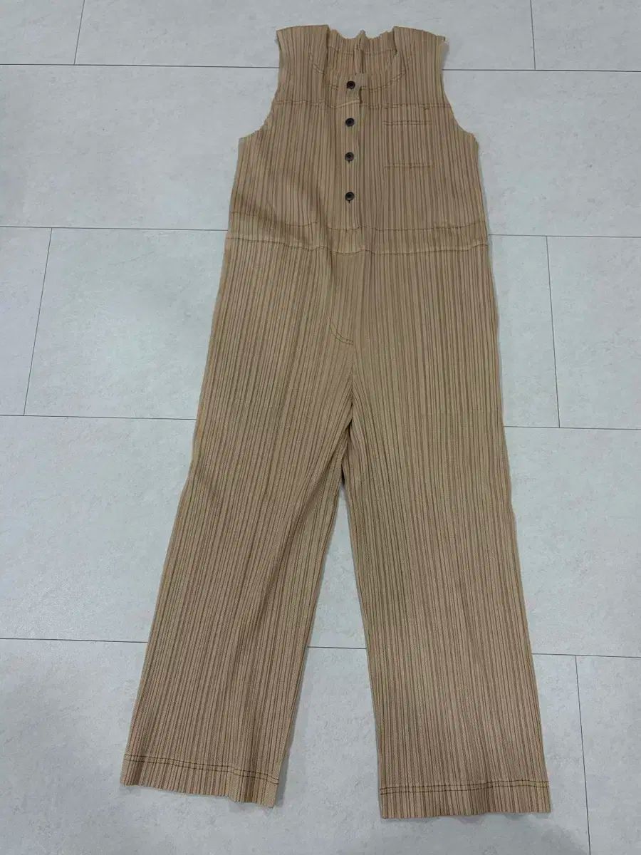 プリーツプリーズ ラミーのオールインワン