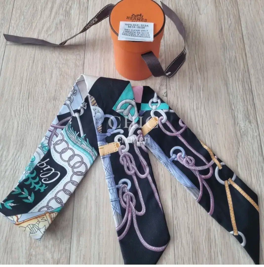 エルメス クリックティ ツイリー スカーフ