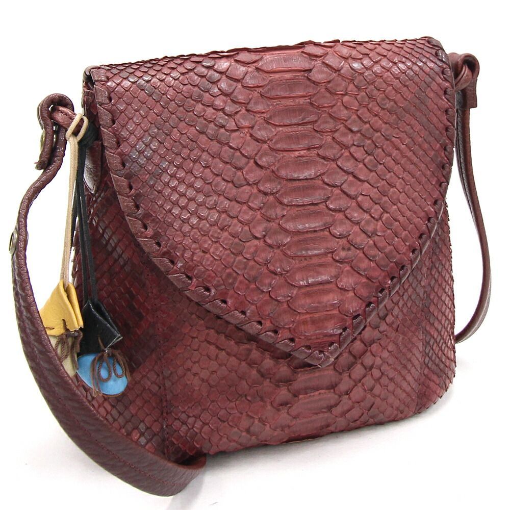 ✨極美品✨イビサ　ショルダーバッグ　パイソン　斜め掛け　ブラック　レザー　ロゴ ✨極美品✨イビサ ショルダーバッグ パイソン 斜め掛け ブラック