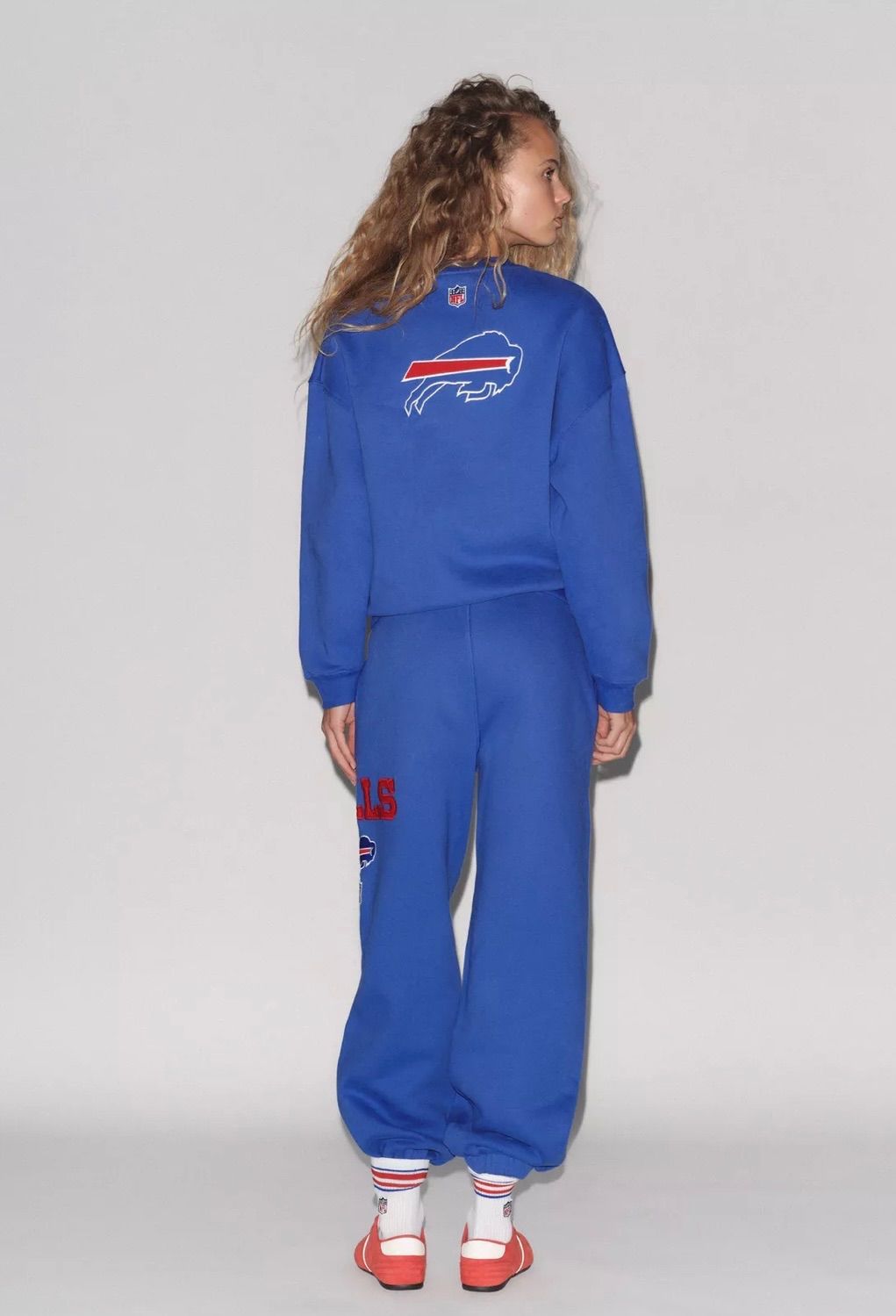 新品未使用NFL BUFFALO BILLS×ZARAザラスウェットトレーナー 新品未使用NFL BUFFALO BILLS × ZARA(ザラ)コラボスウェット