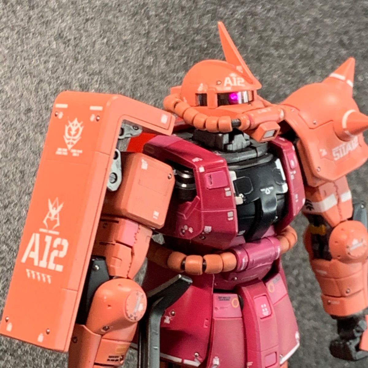 ガンプラ RG 1/144 MS−06S シャア専用ザクⅡ 塗装完成品 - メルカリ