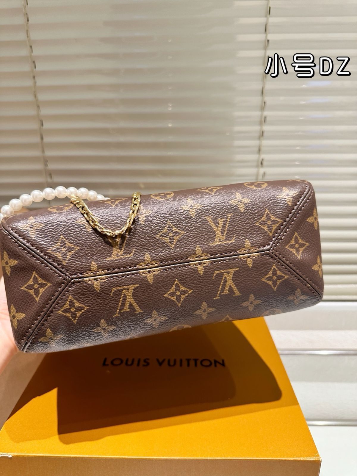 今日特価】The Drop LV Retro Mini Tote Bag ザ・ドロップ LV