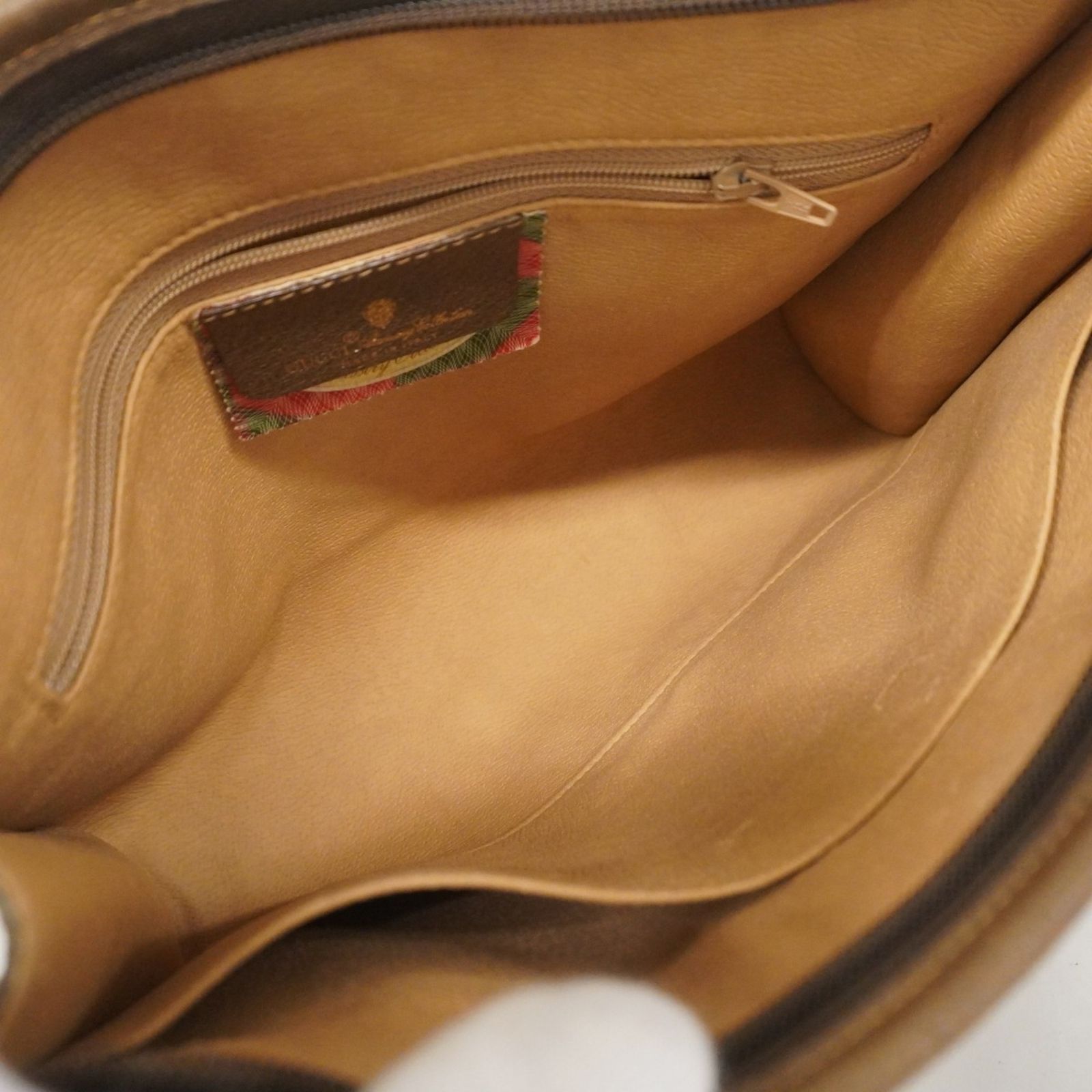 クラッチバッグ