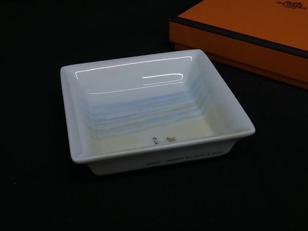 HERMES エルメス Premiers pas dans le siecle 灰皿 アッシュトレイ 小物入れ ホワイト系 FM6704