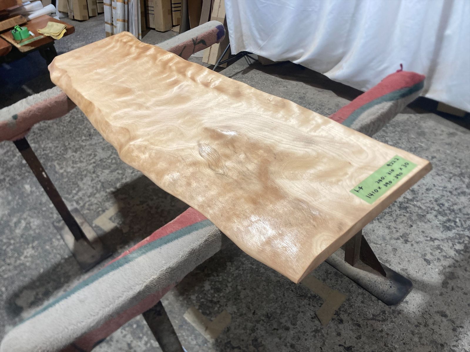 トチ9222 トチの木 一枚板無垢 乾燥材 1410x240-310x30mm カウンター 棚 テレビ台 カウンター センターテーブル 窓台 橡 栃