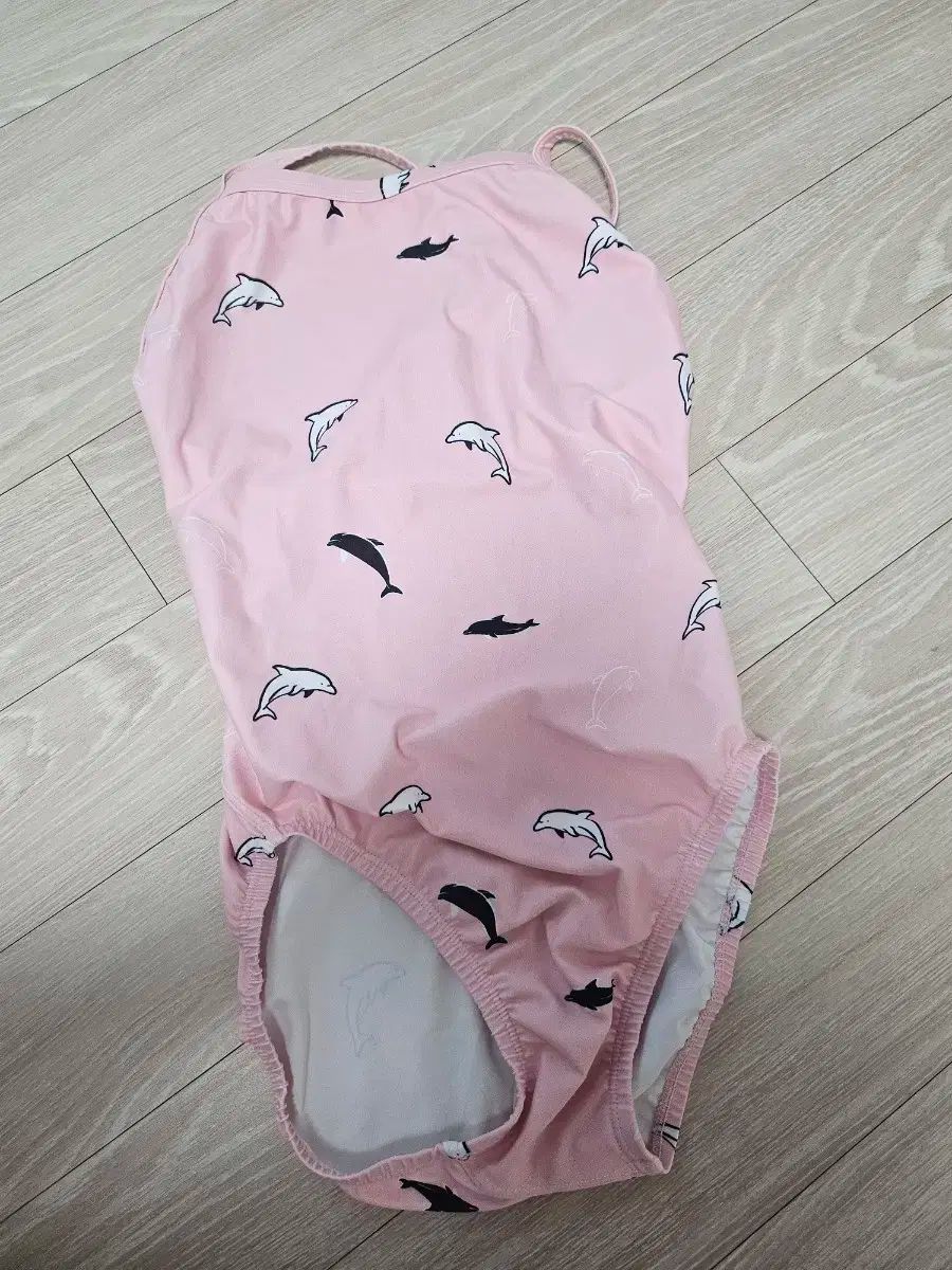 ジャスティナ 水着