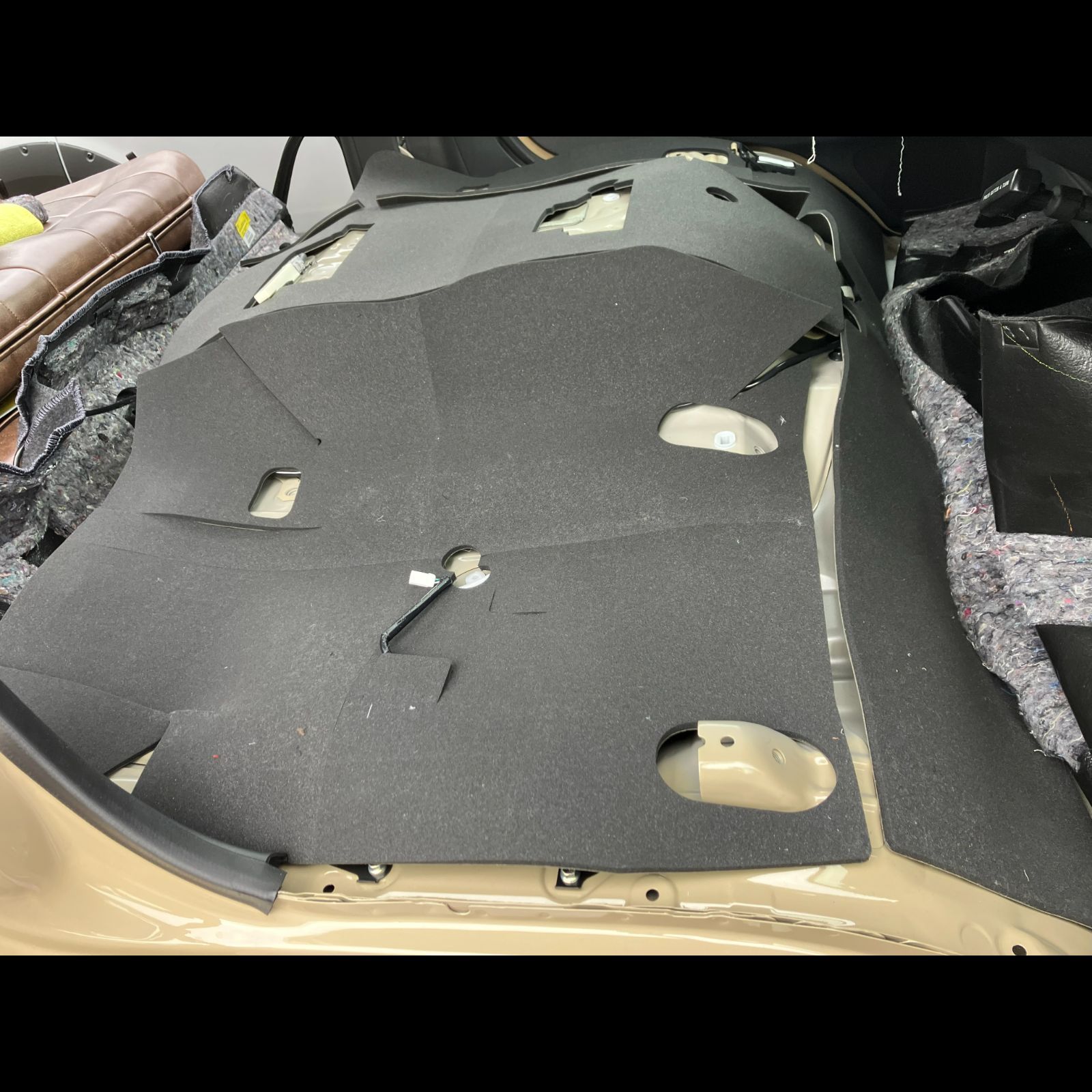 200系 ハイエース 標準ボディ ナローボディ 用 エンジンルーム フロント 防音 断熱セット フェリソニ フェリースソニード FS-0236 設計 カット済 デッドニングシート N251020Y CARILOBEACH_COM