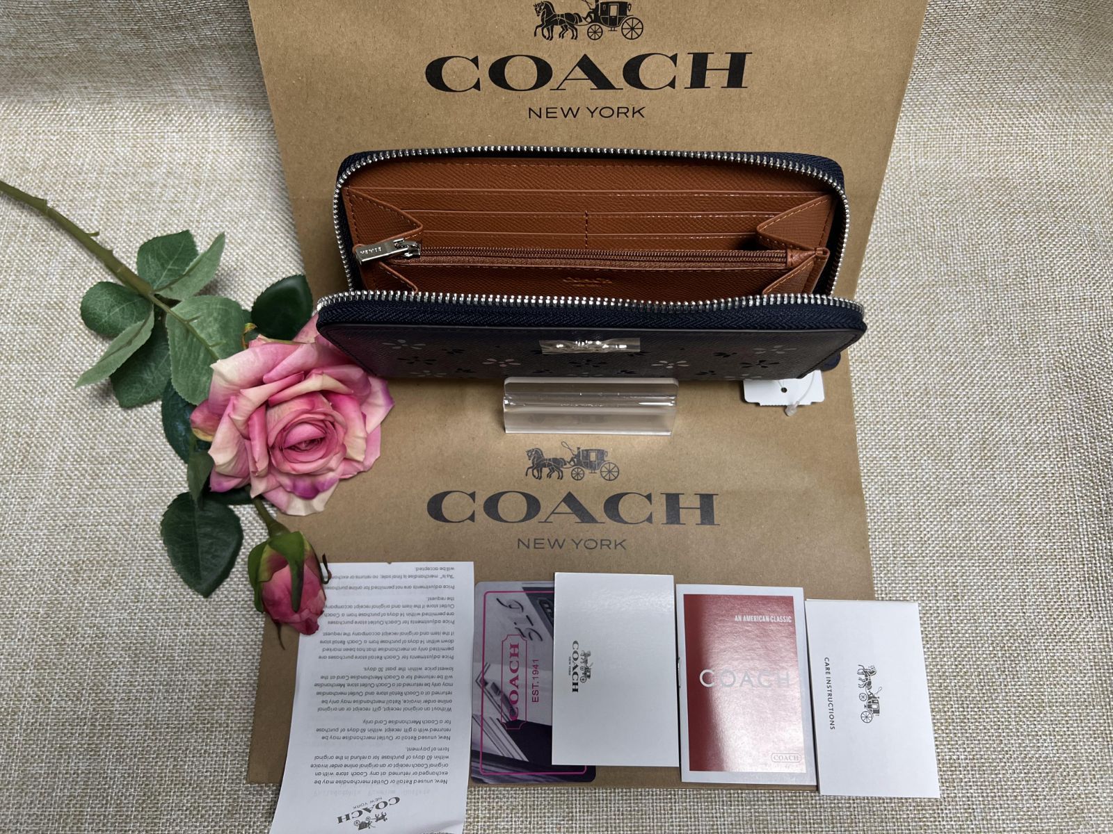 COACH コーチ 長財布 財布 シグネチャー 花柄 パンチングネイビー系