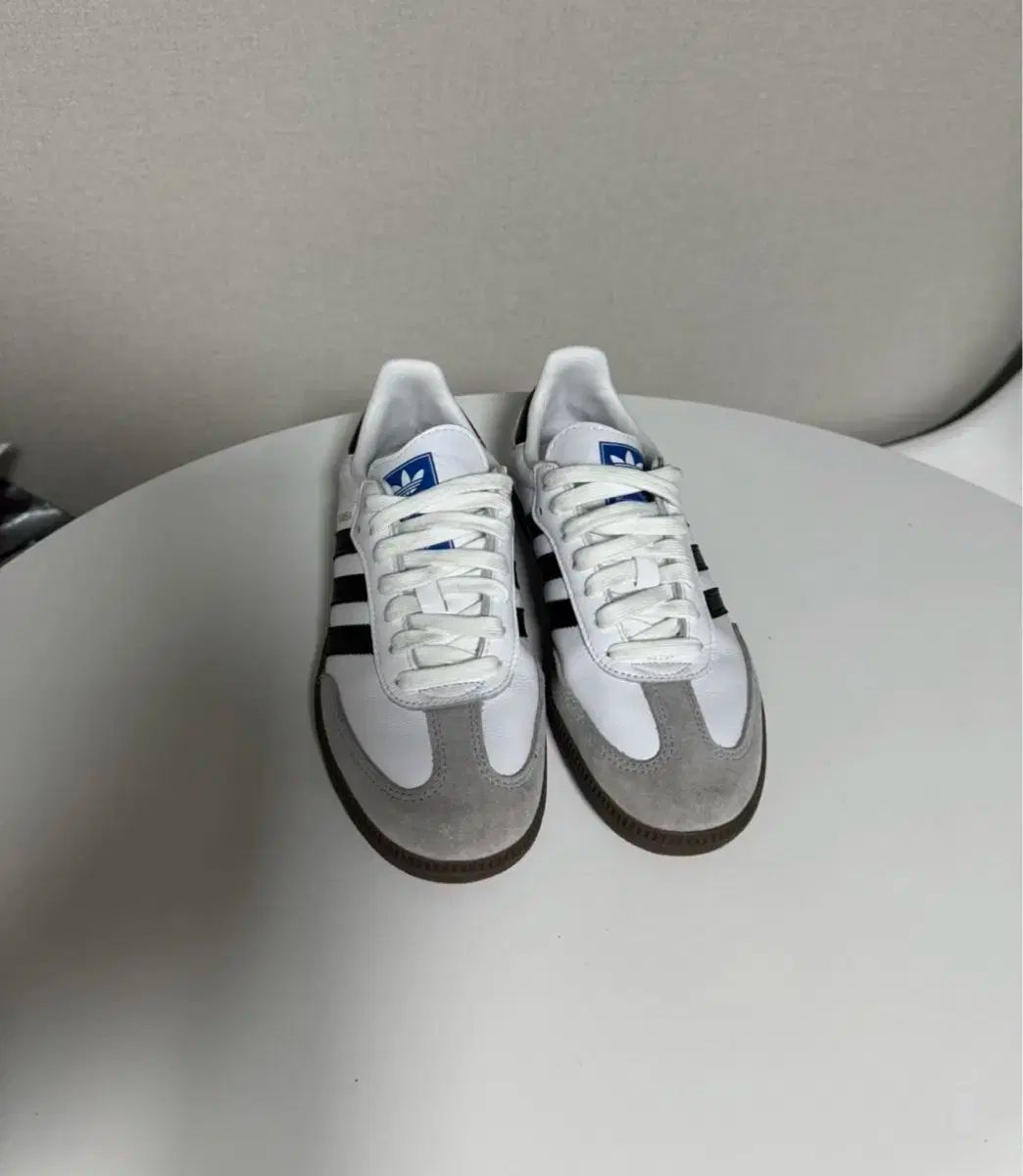 adidas アディダス